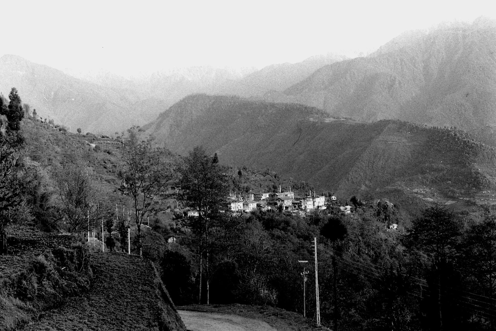 30/4/1990: 1: Pelling view towards Kanchenjunga