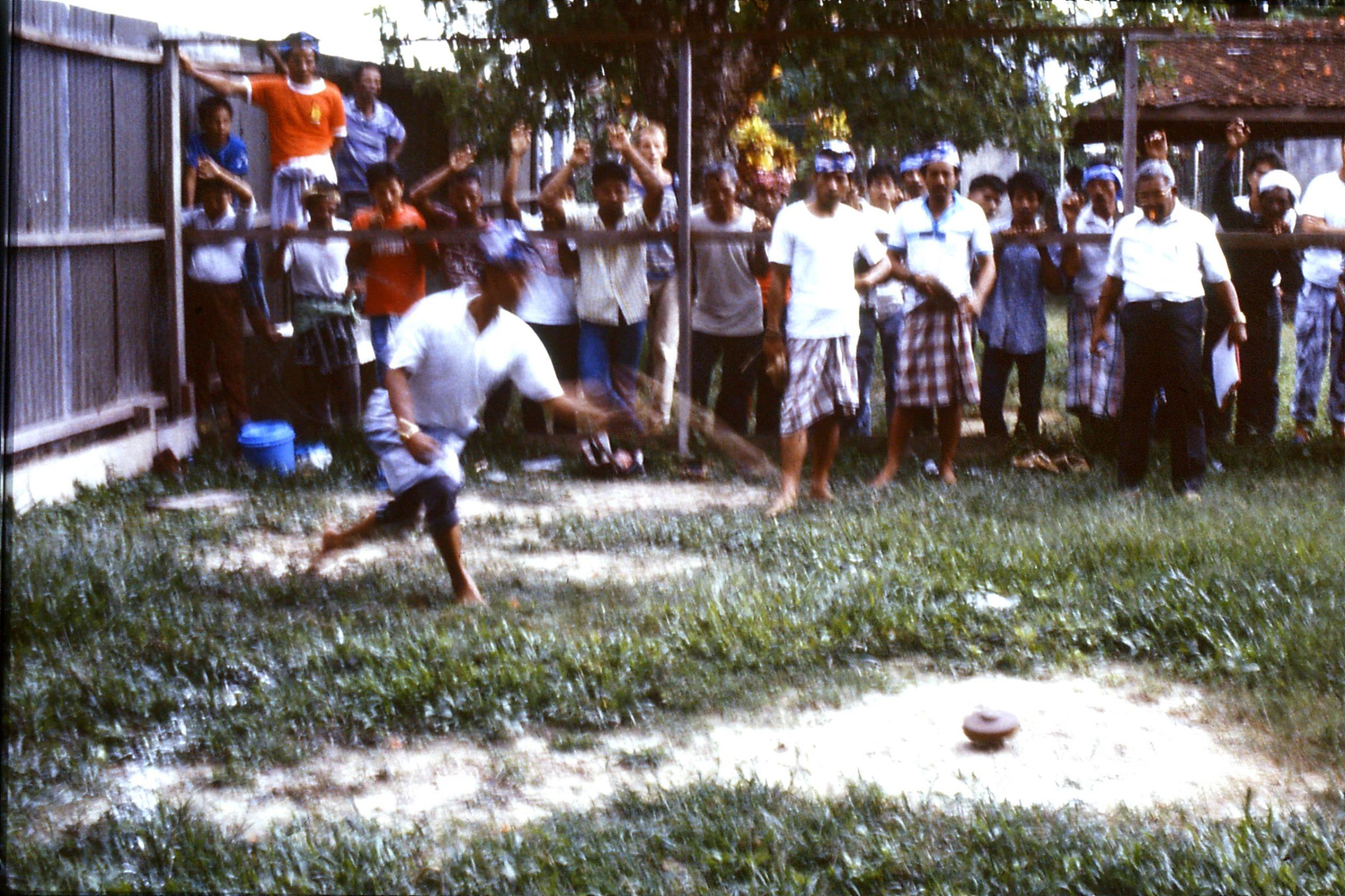 20/6/1990: 30: Kota Bharu cultural show - 'silat' fighting dance