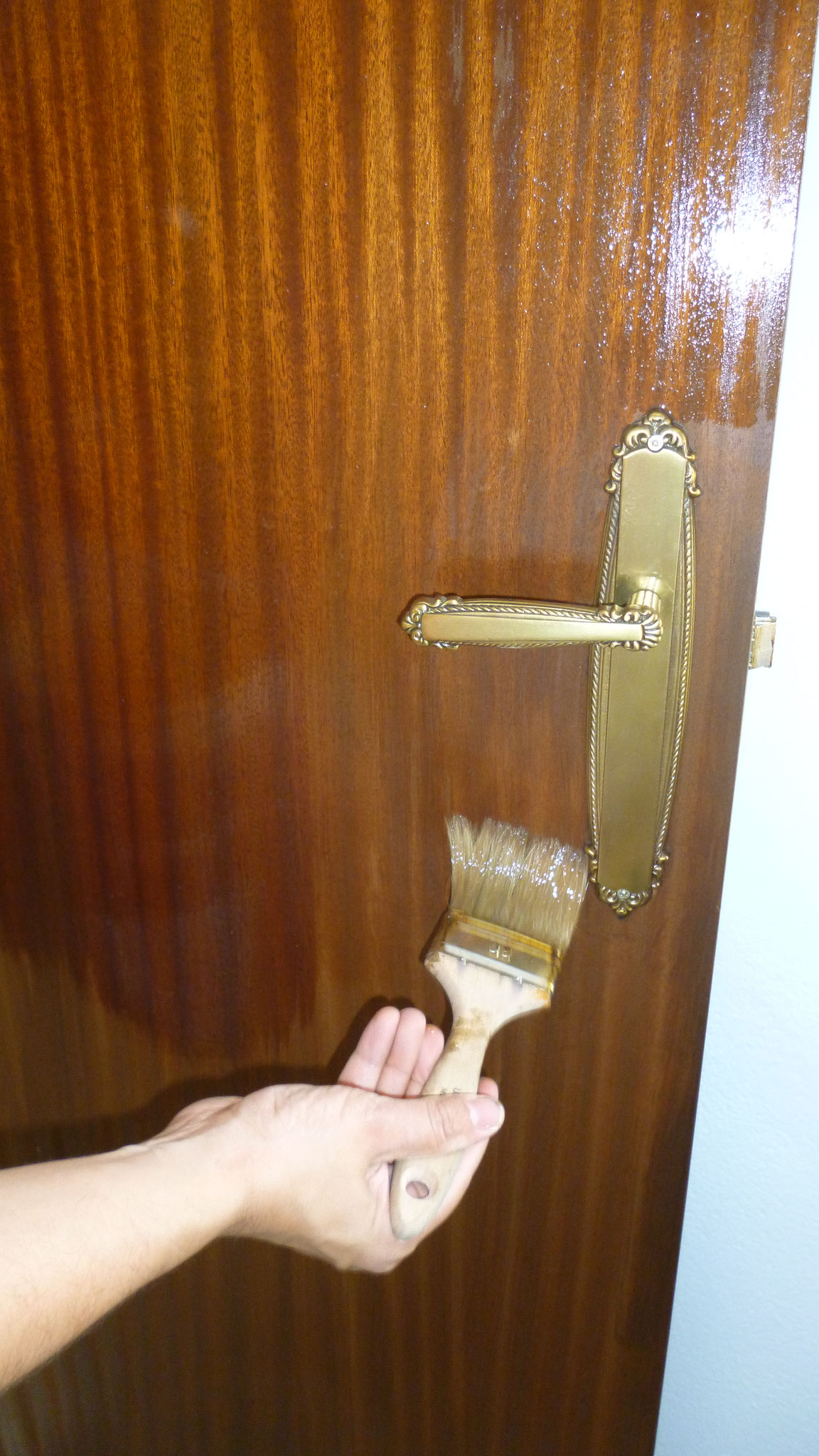 Renovacion: barnizado de puertas