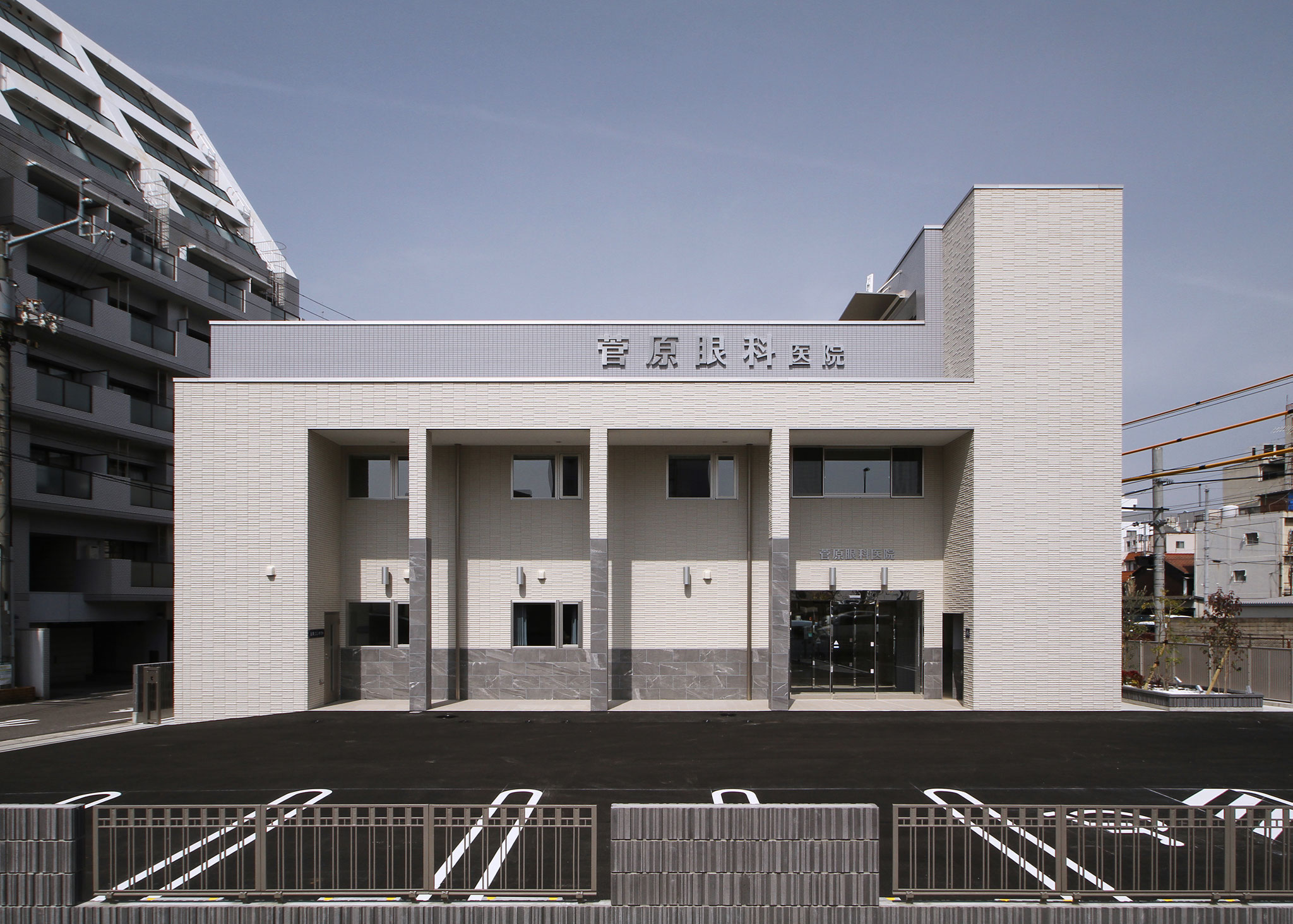 01 外観　正面