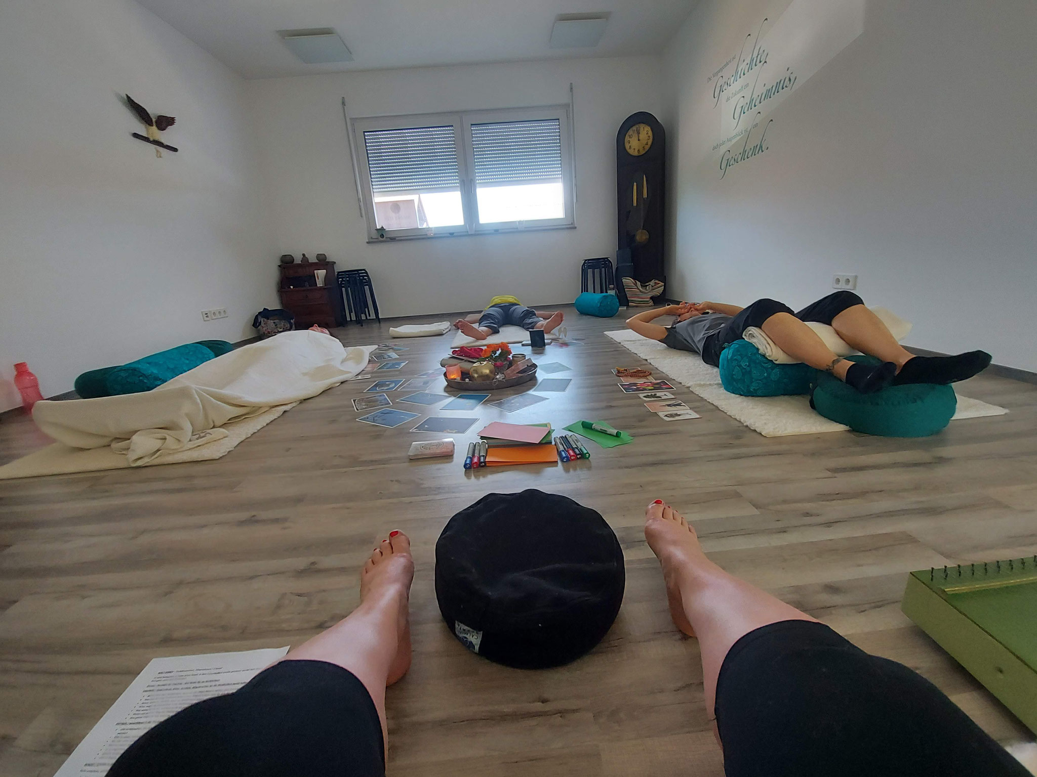 Workshop Yoga und Coaching zur WEIBLICHKEIT - MITTENDRIN Mai 2022