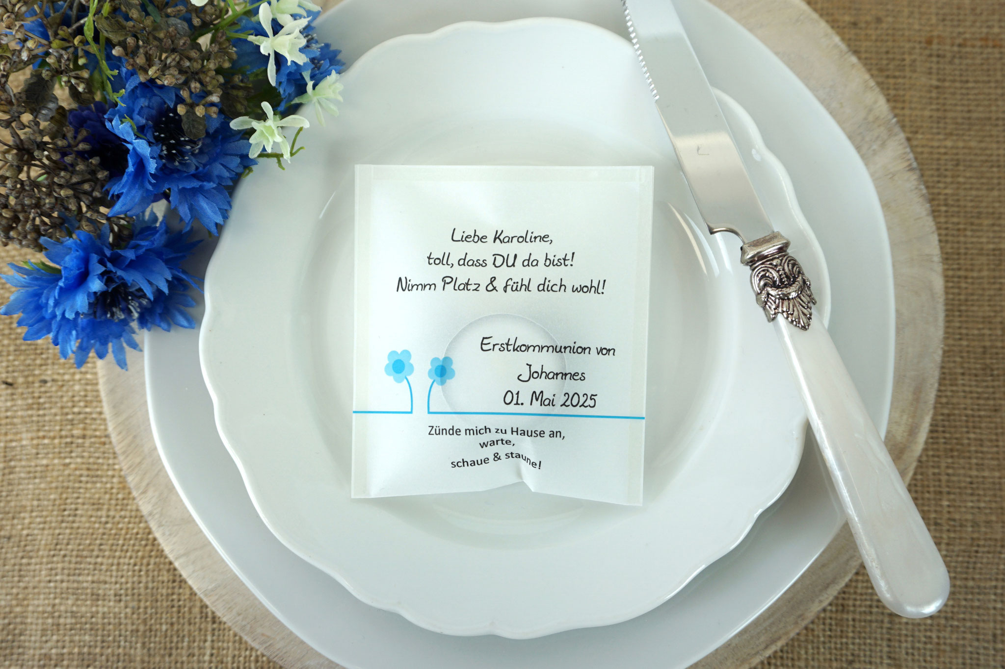 Lichtbotschaft  Design: Blümchen Blau - als Platzkarte