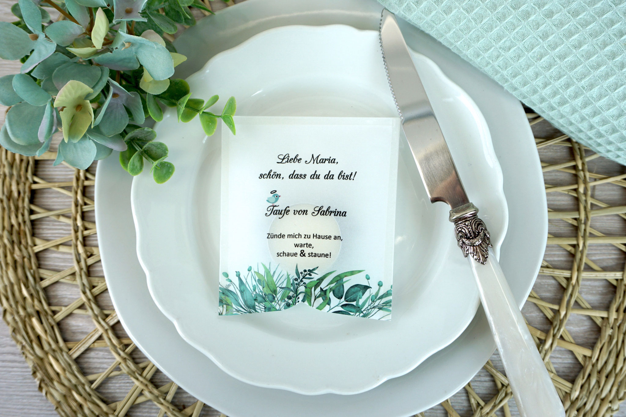 Lichtbotschaft Design "Eukalyptus-Liebe", Schrift CAC Champagne