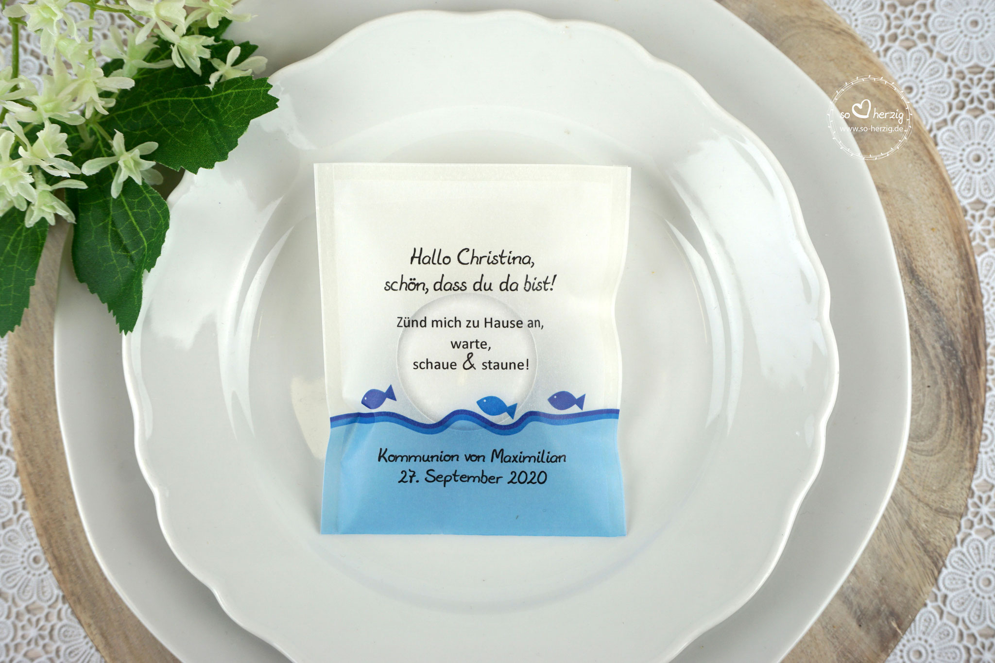 Teelicht-Botschaft "Verpackung als Platzkarte", Design: Fische Dunkelblau - Schrift Julius B Thyssen
