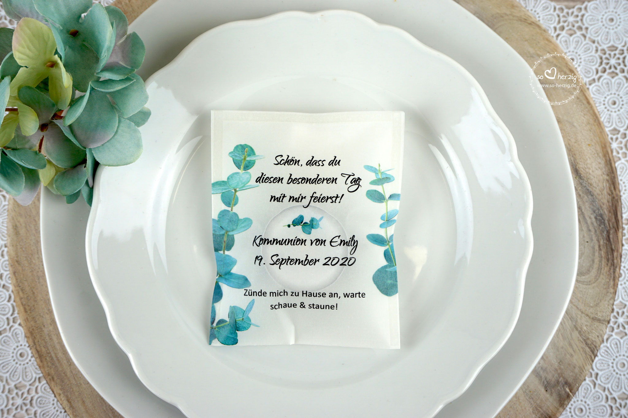 Licht-Botschaft  Design: Eukalyptus - Schrift Qwigley