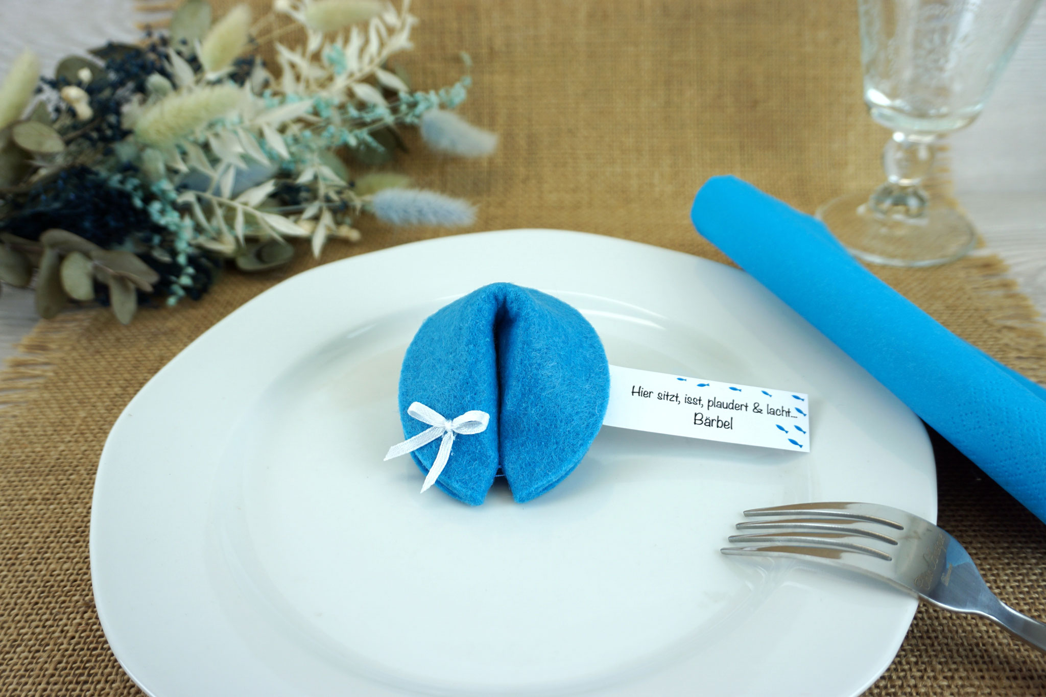 Filzkeks klein Blau, Fähnchen Design Fische "Kommt her und esst!"