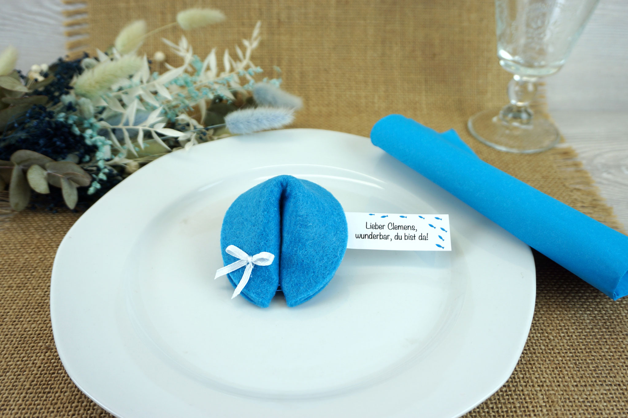 Filzkeks klein Blau, Fähnchen Design Fische "Kommt her und esst!"