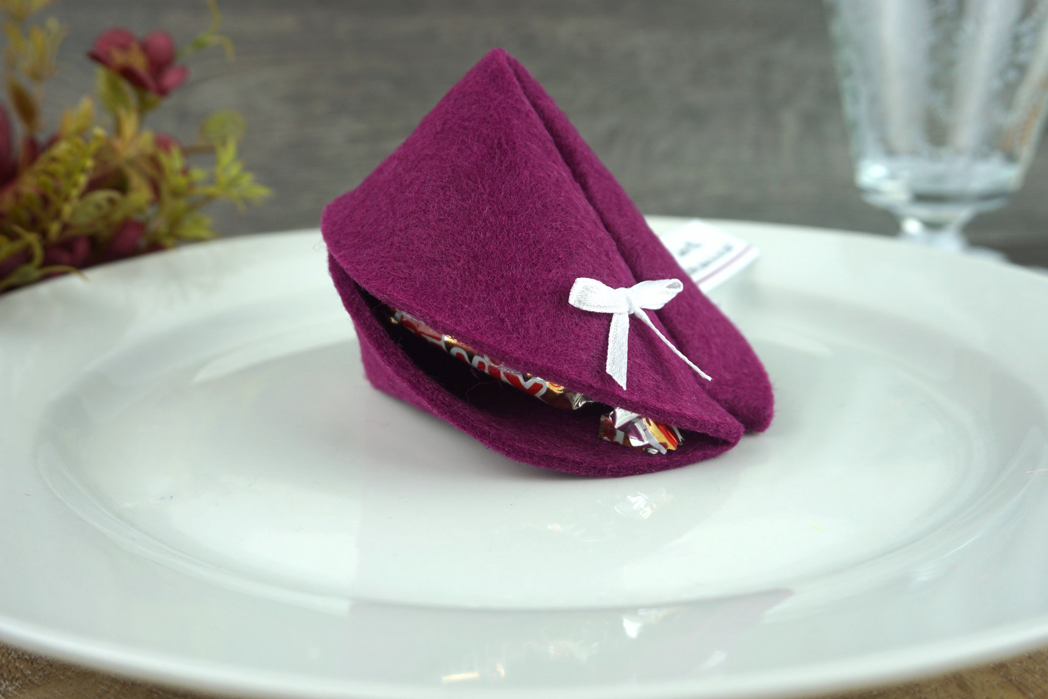 Filzkeks groß - Farbe Beere - Seitenansicht