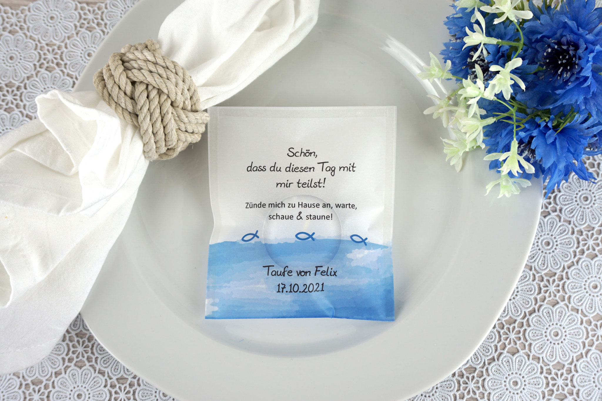 Lichtbotschaft Design "Aquarellband Fische" Royalblau, Schrift Julius B Thyssen