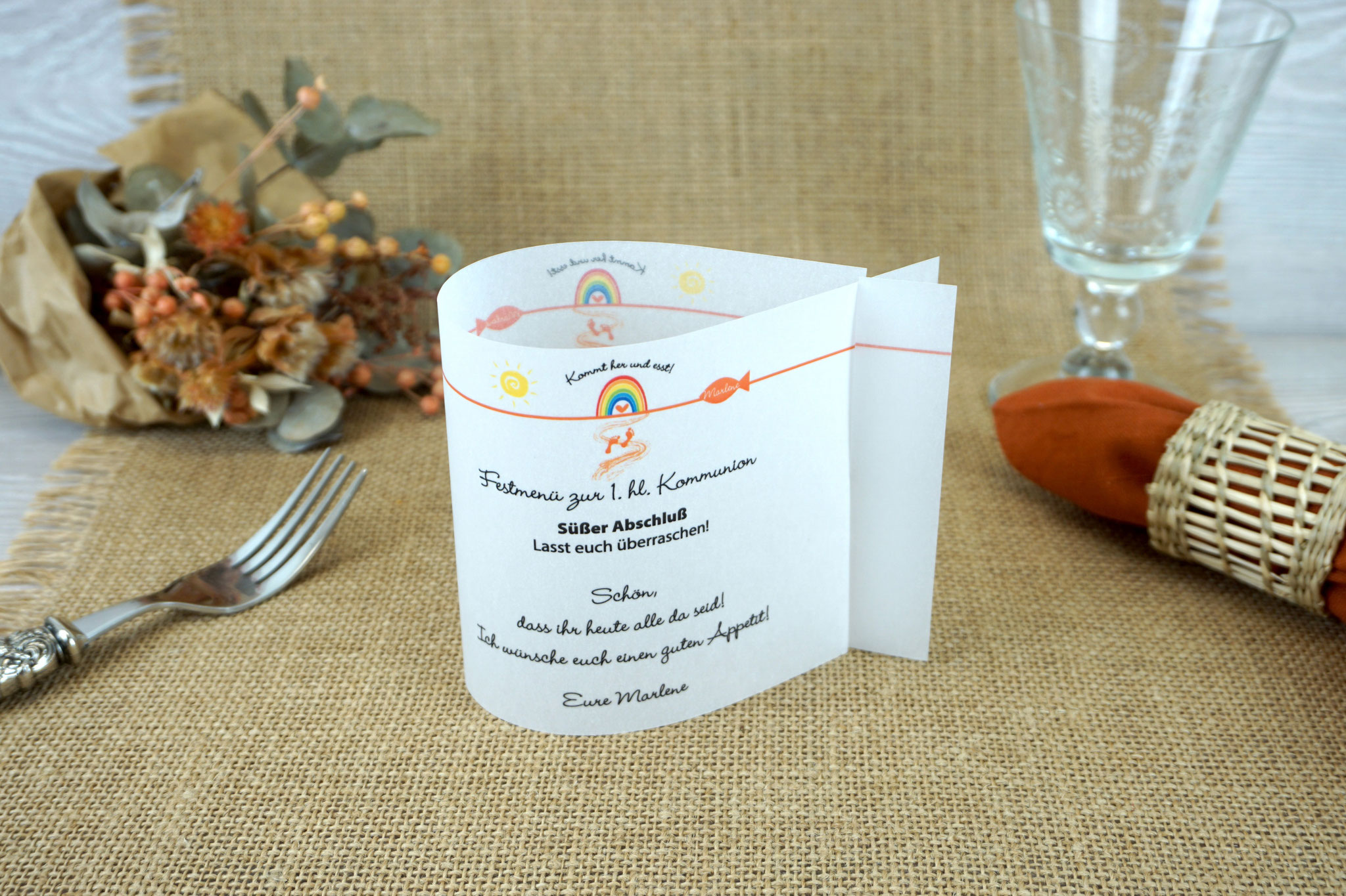 Menükarte Fischform 10,5cm, Design KommtHerUndEsst/Regenbogen - Orange