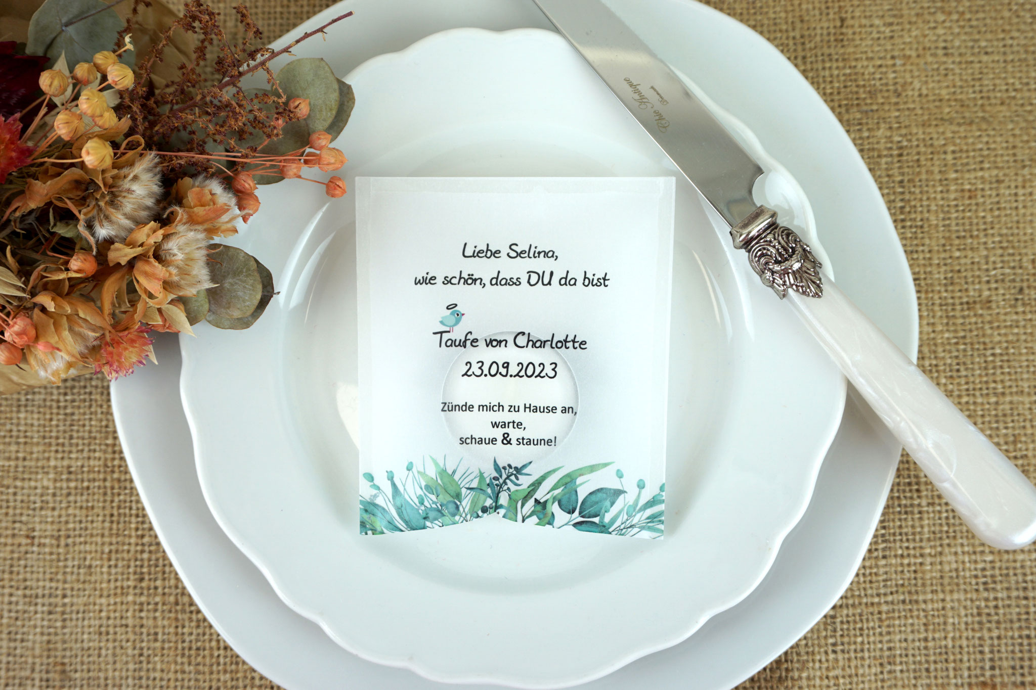 Lichtbotschaft als Platzkarte Design "Eukalyptus-Liebe", Schrift Julius B Thyssen