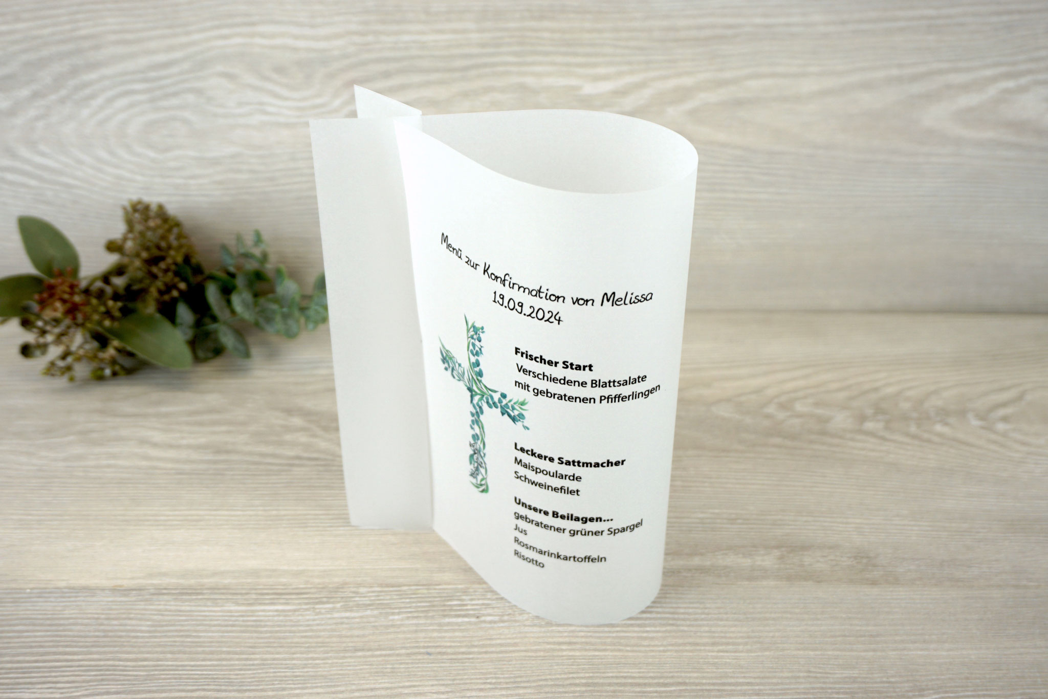 Menükarte Fischform 17cm, Design Eukalyptus-Kreuz