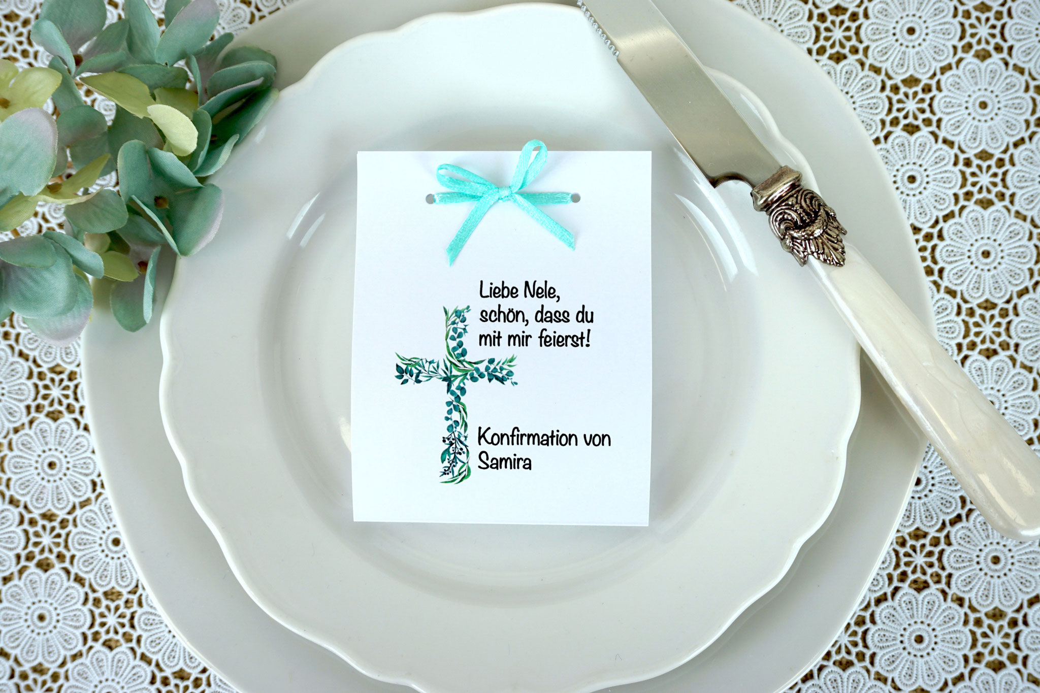 Fruchtgummikarte Design Eukalyptus-Kreuz - Satinband Türkis