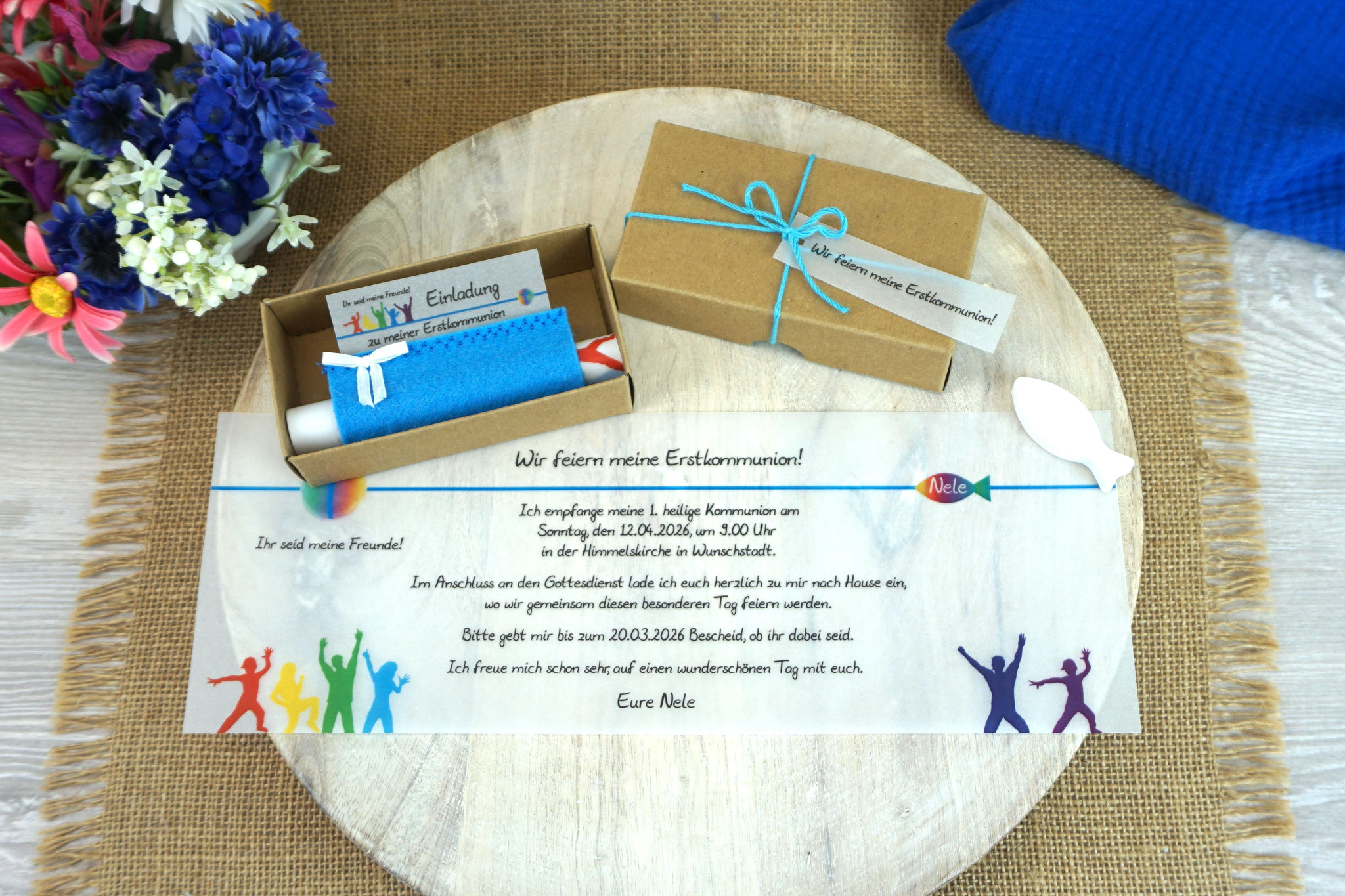 Design "Ihr seid meine Freunde!" - Regenbogenfarben - Filz Blau - mit Schleife - Verpackung mit Anhänger!