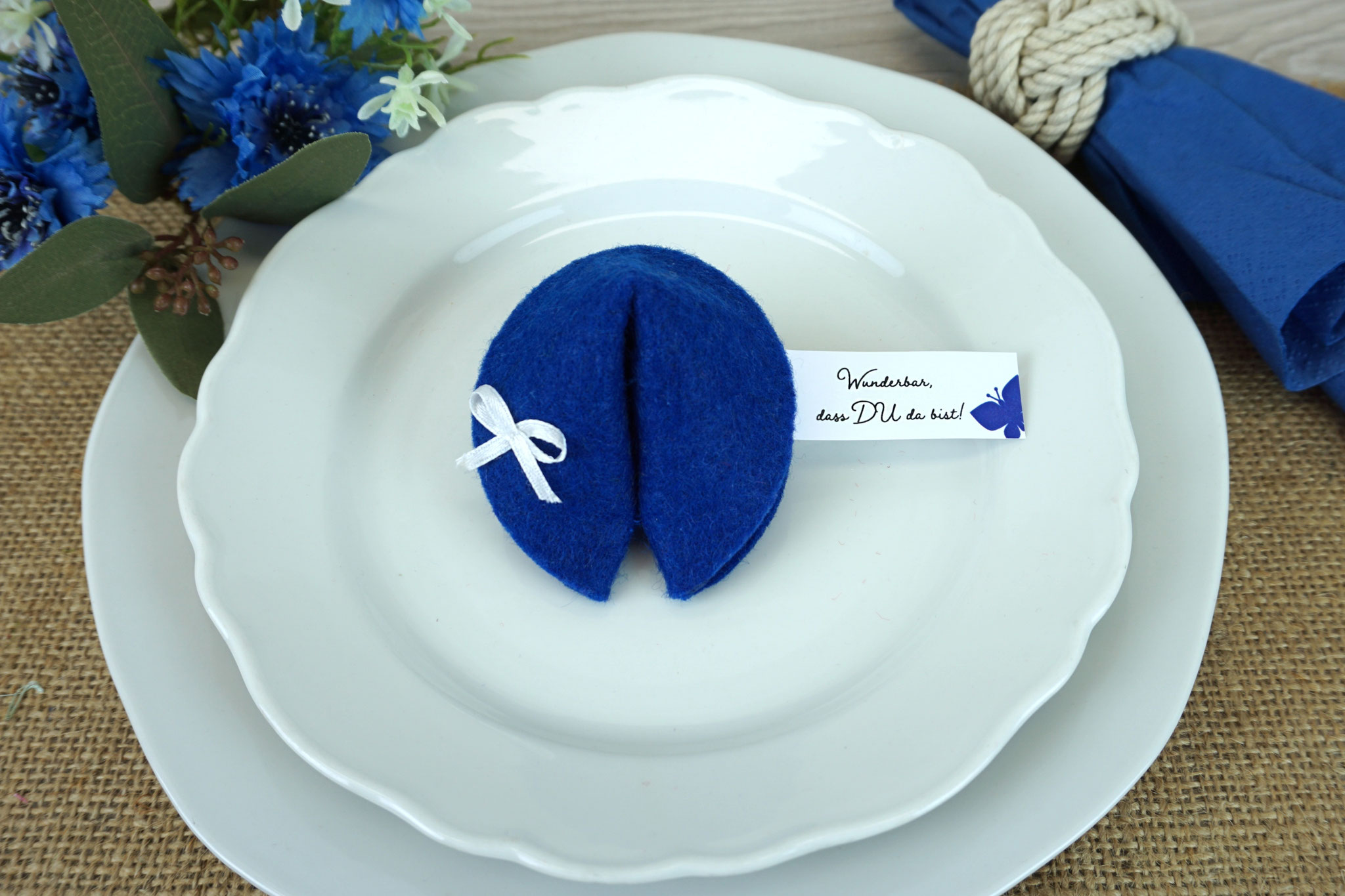 Filzkekse klein - Farbe Royalblau - Fähnchen Design "Schmetterling groß"