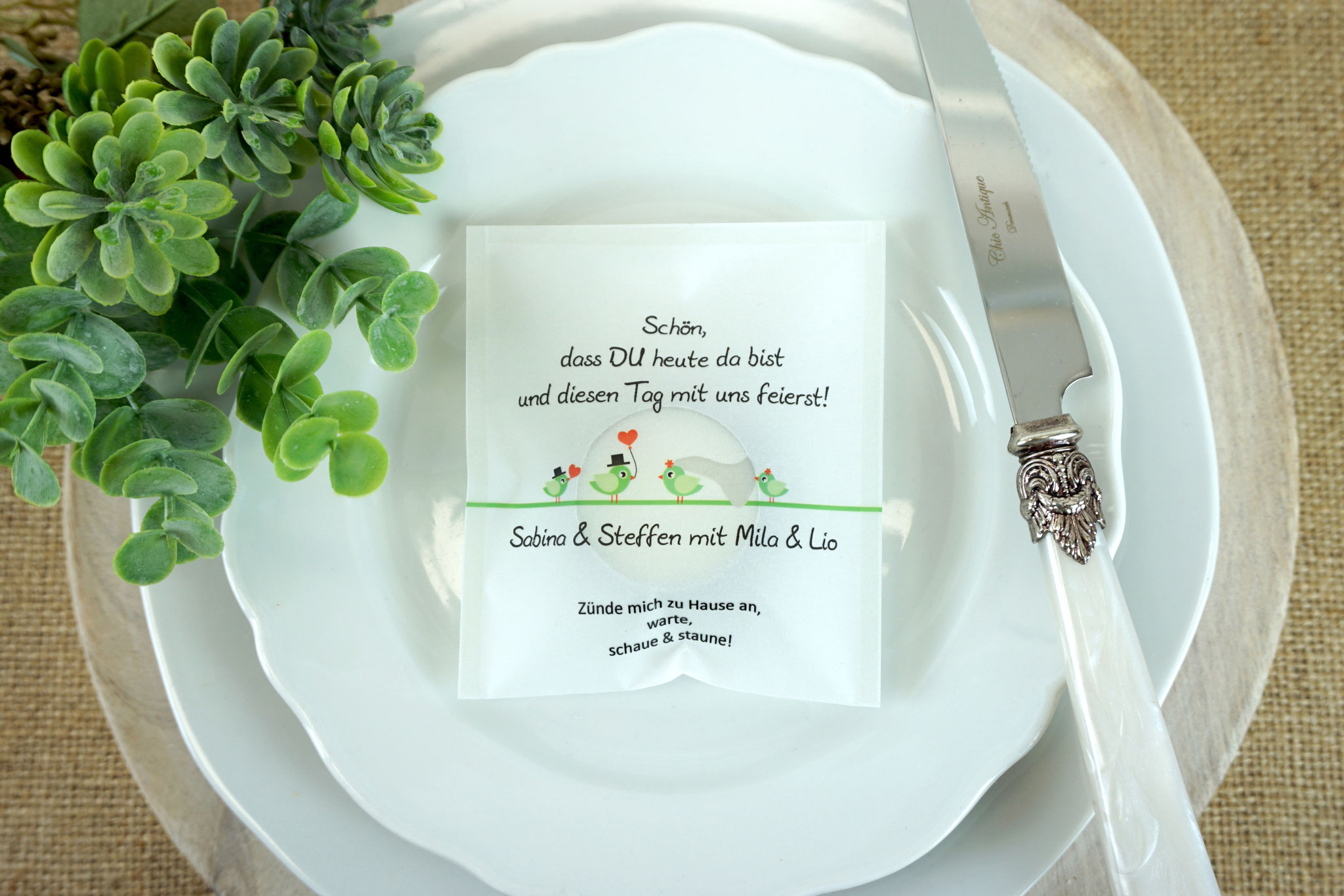Licht-Botschaft Design "Hochzeitsvögel" - Farbe Apfelgrün - Eine Familie heiratet