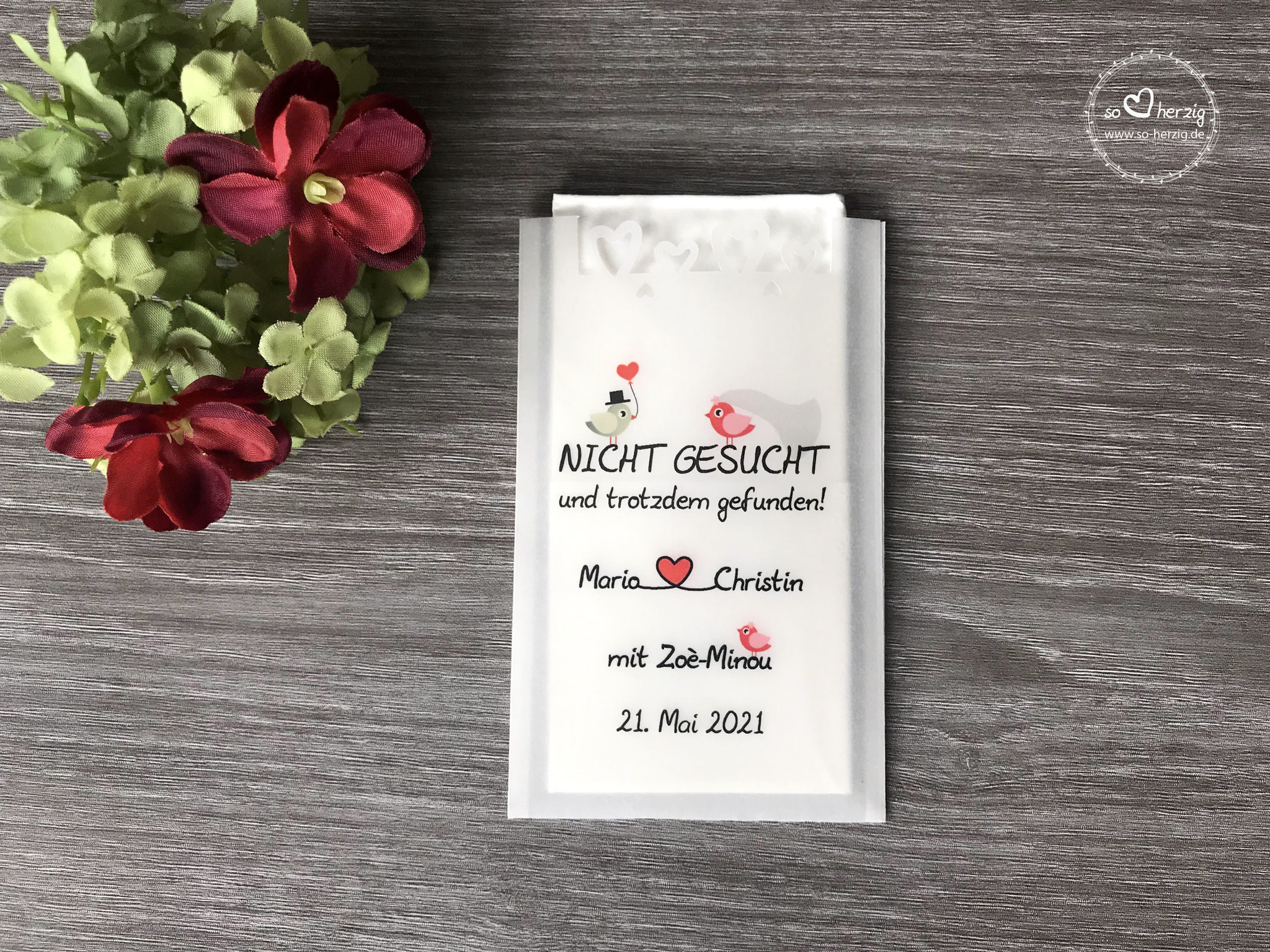 Design Hochzeitsvögel Mr. & Mrs., Farbe Rot/Beigegrau , Satinband - Sonderanfertigung "Eine Familie heiratet"