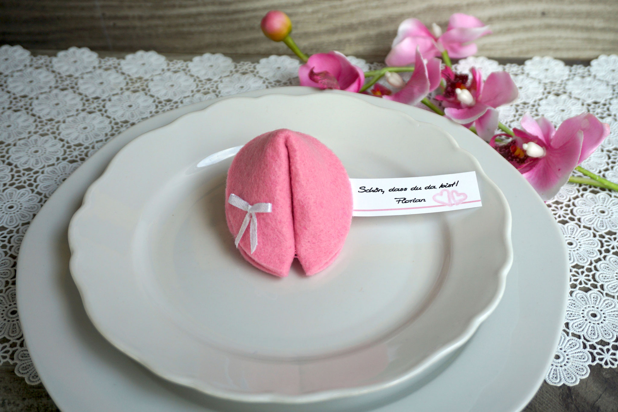 Filzkeks klein - Farbe Rosa - Fähnchen Aquarellherzen
