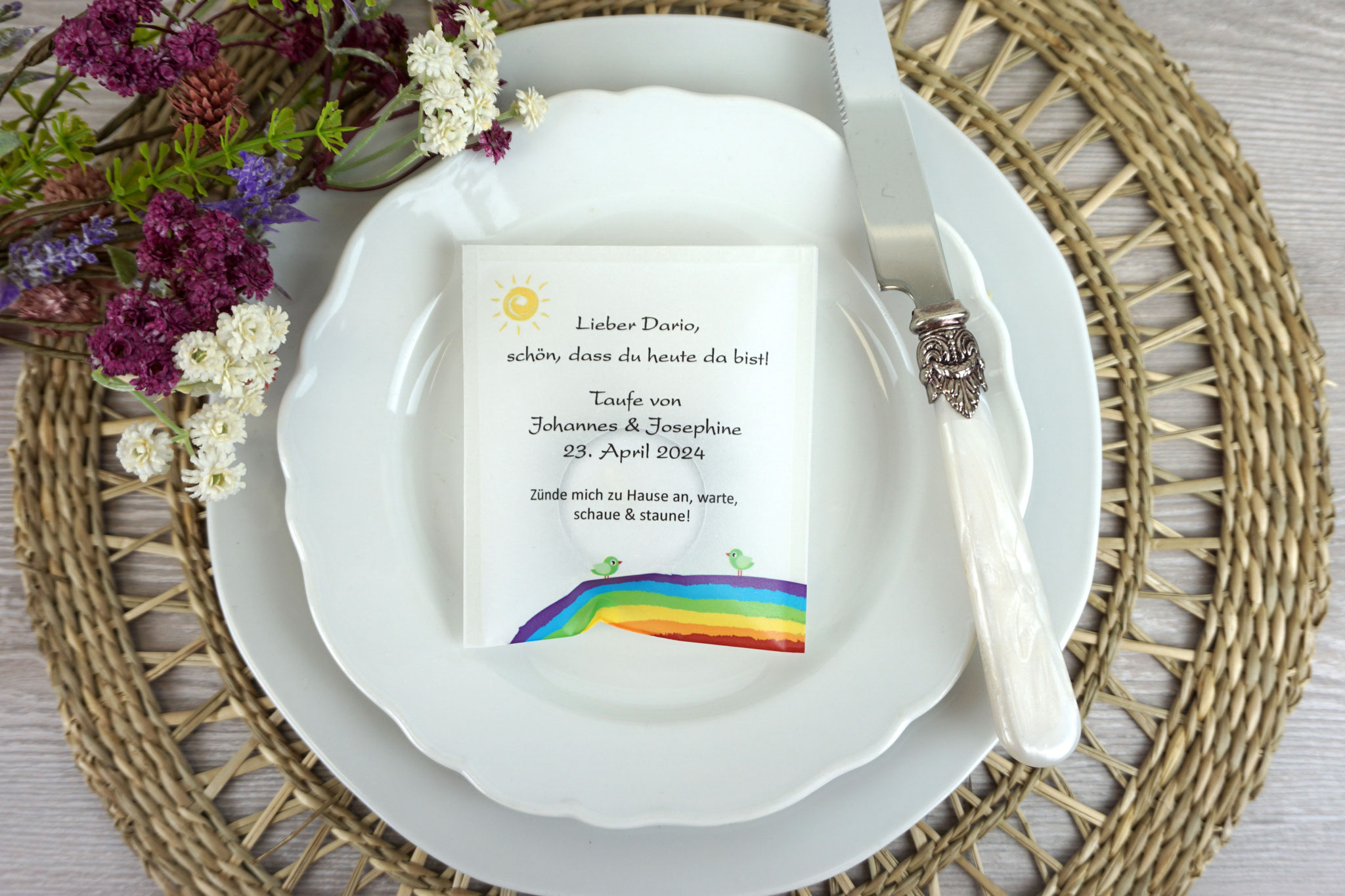 Lichtbotschaft Design "Regenbogen Blau mit Vögelchen", Schrift Present - Sonderanfertigung Zwillinge