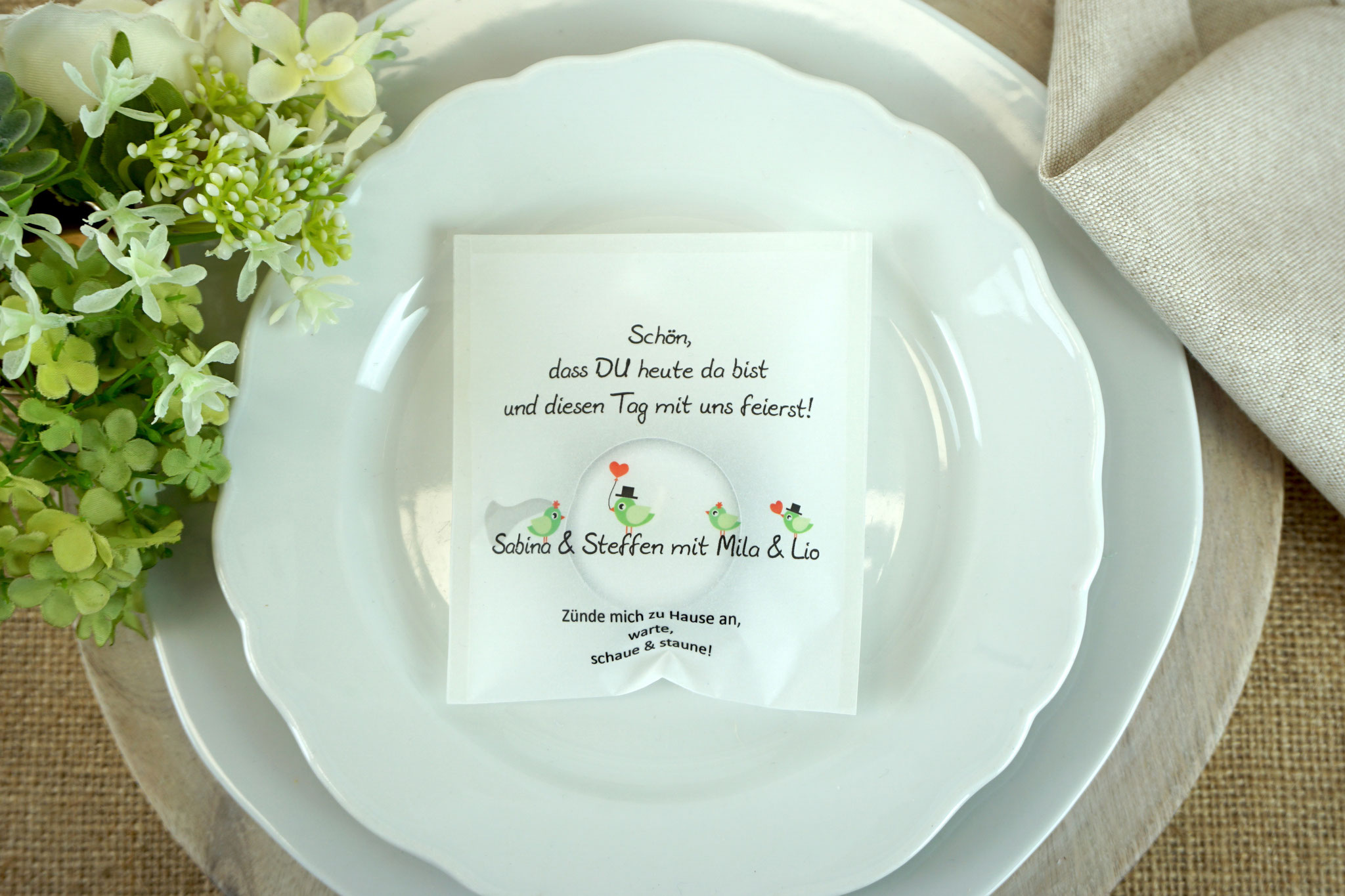Licht-Botschaft Design "Hochzeitsvögel Mr & Mrs" - Farbe Apfelgrün - Eine Familie heiratet
