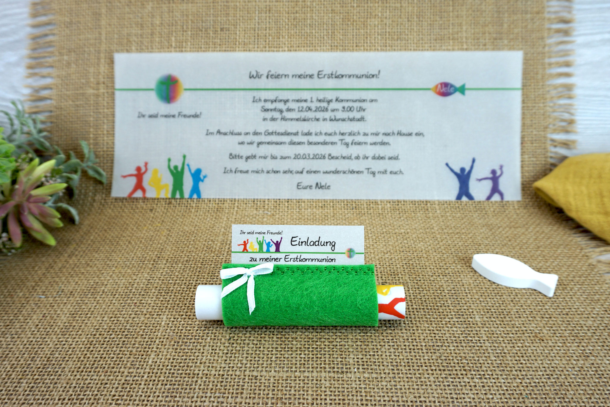 Design "Ihr seid meine Freunde!" - Regenbogenfarben - Filz Grün - mit Schleife