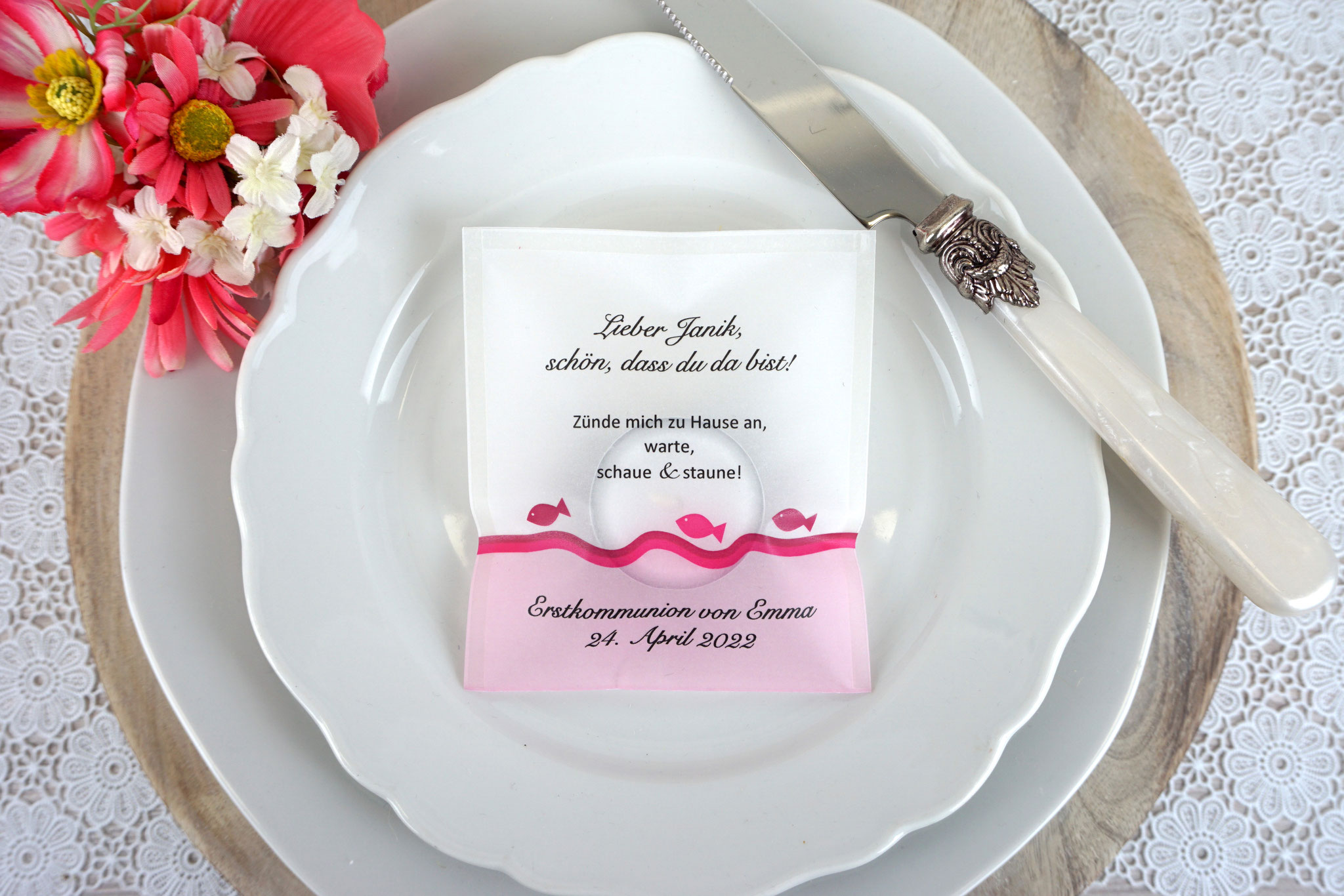Teelicht-Botschaft "Verpackung als Platzkarte", Design: Fische Pink