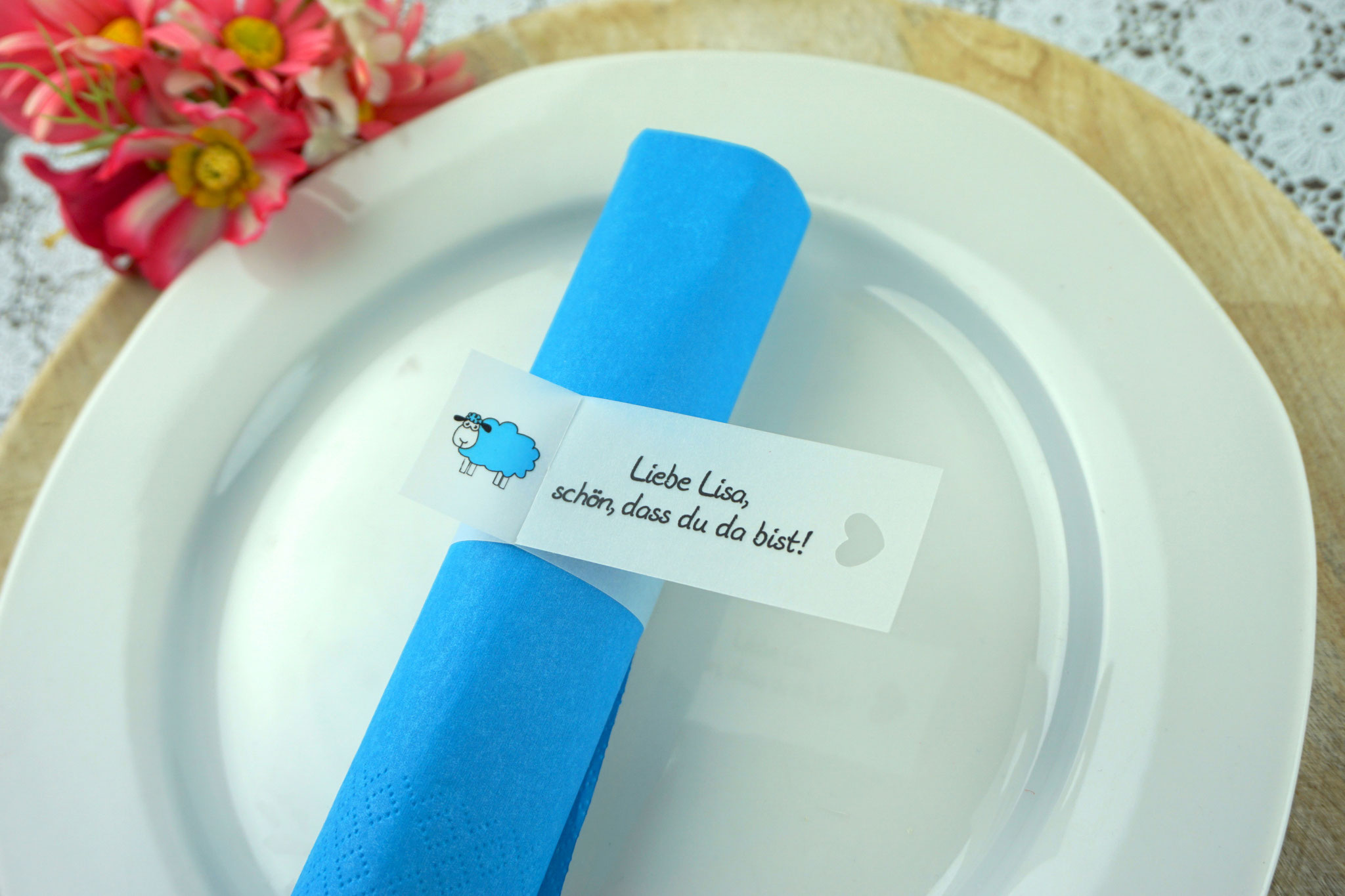 Serviettenring Design Schaf, Farbe Aqua, Randabschluss Herz - als Platzkarte