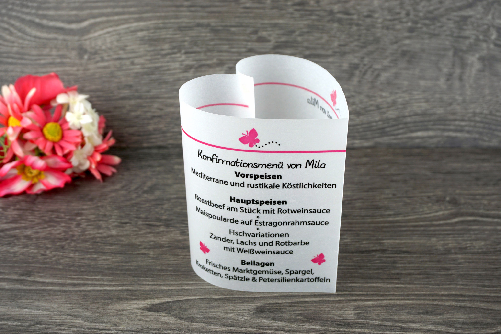 Menükarte Herzform 10,5cm, Design Schmetterlinge Pink
