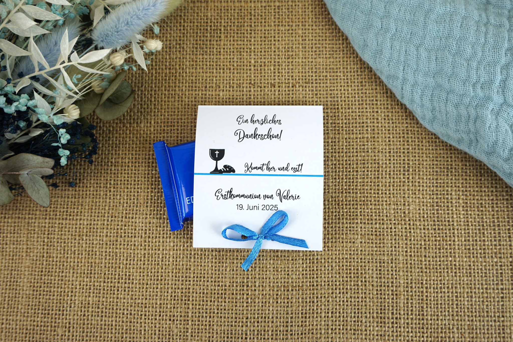Lutscherkarte Design Kelch/Brot Blau - Satinband - an das Kommunionsmotto angepasst!