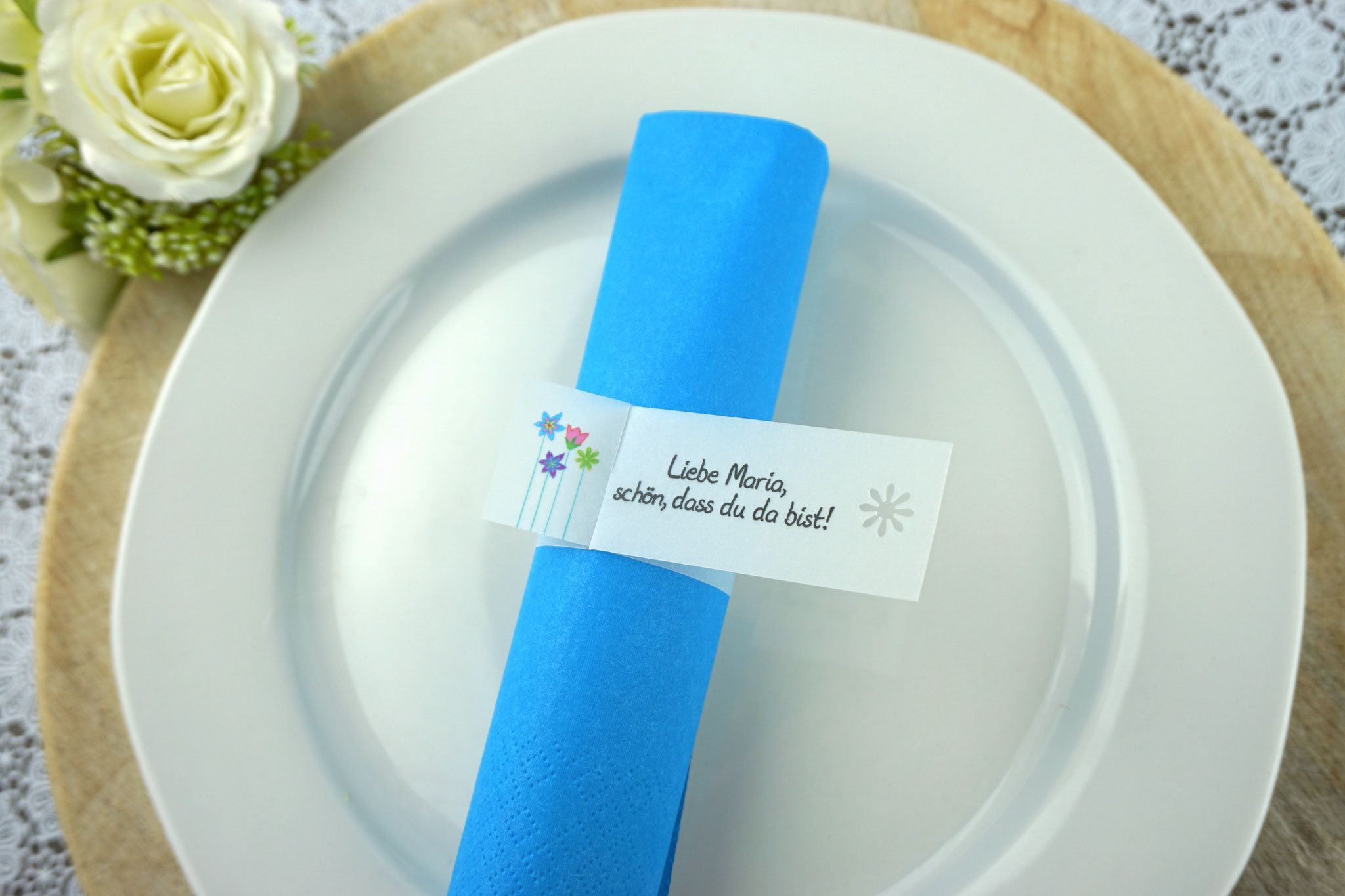Serviettenring Design Blumenwiese, Farbe Blau, Randabschluss Blümchen - als Platzkarte