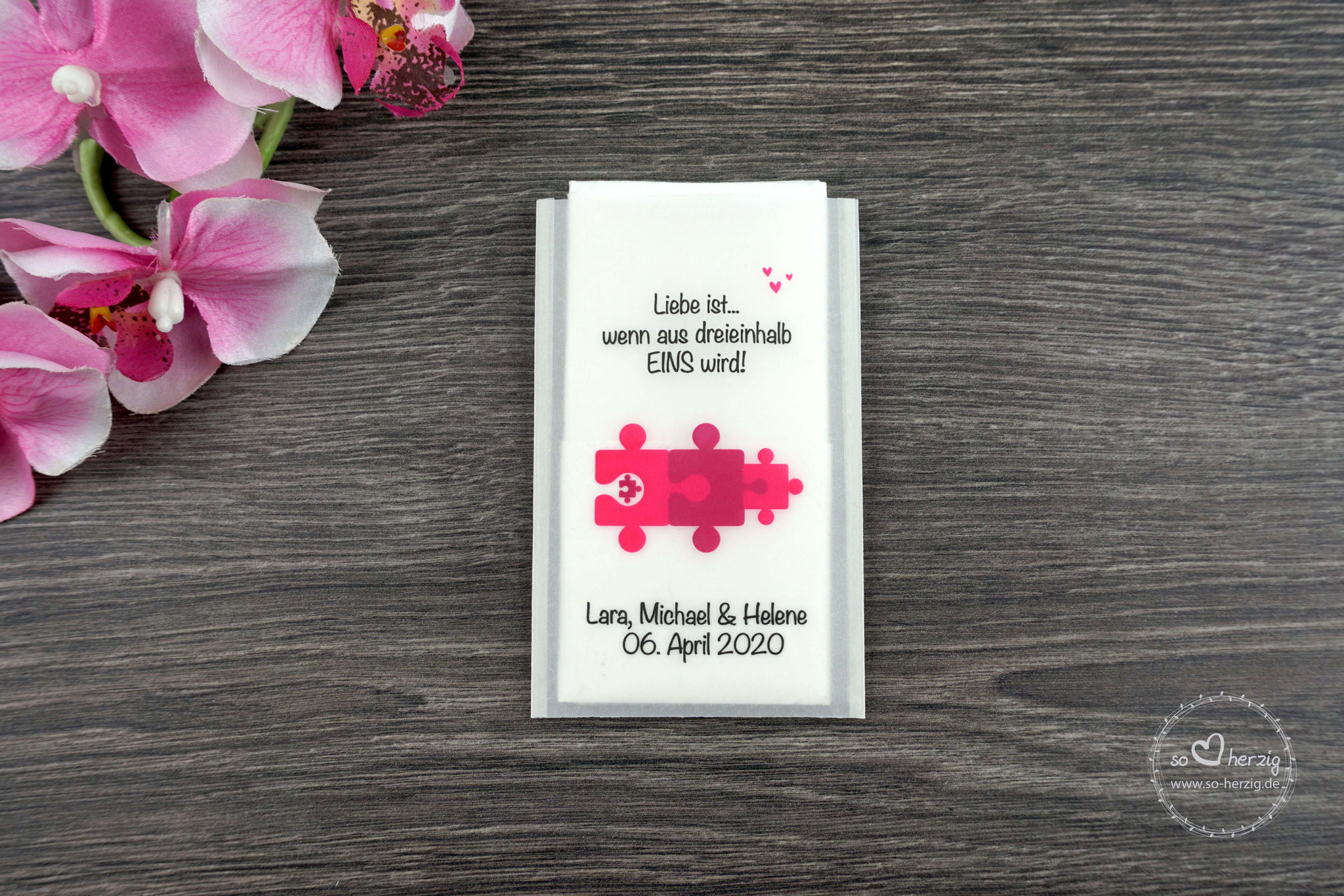 Design "Puzzle", Farbe Rot - Sonderanfertigung "Eine Familie heiratet"