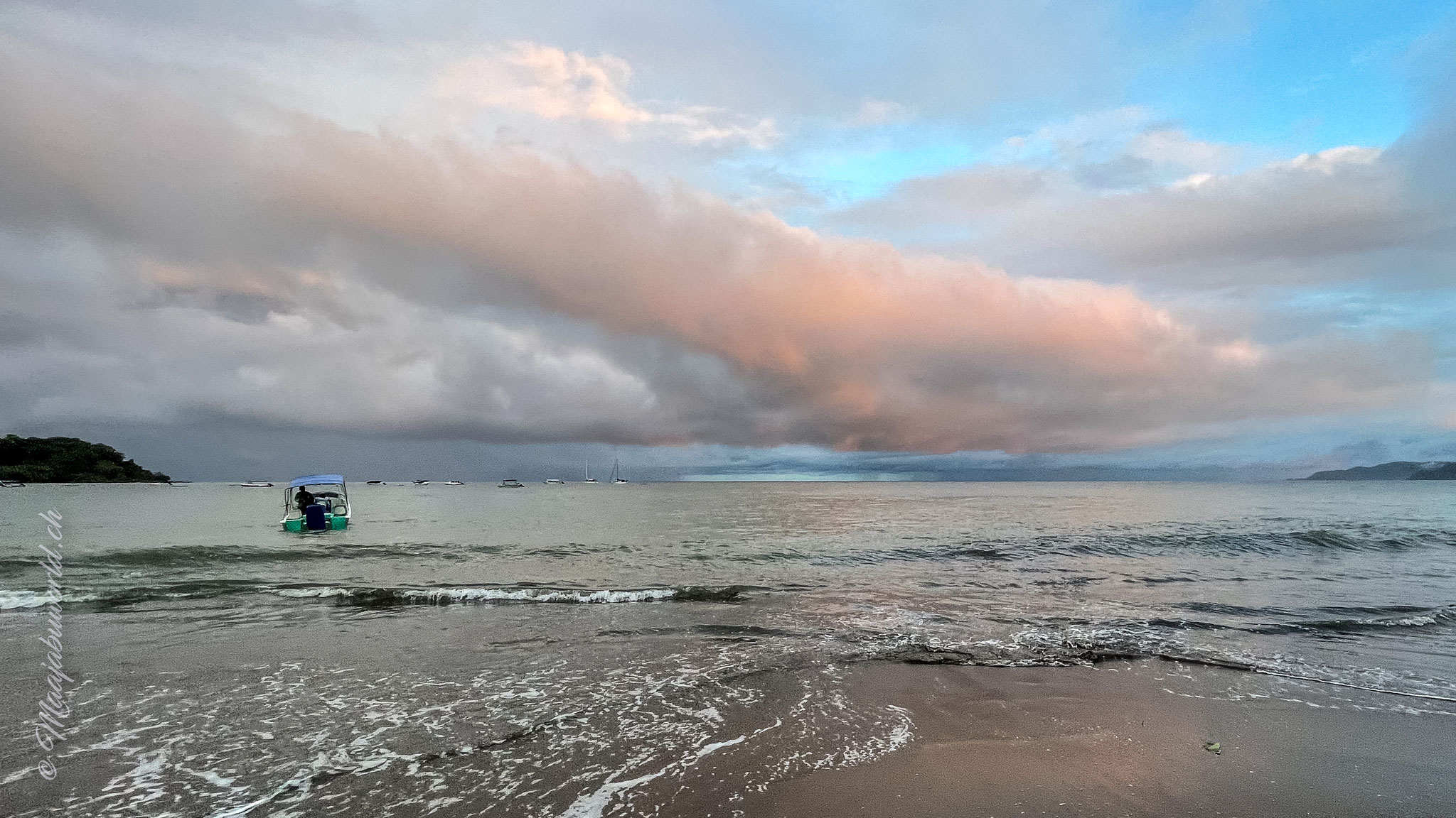 Die Morgenstimmung bei der Bootsfahrt. | The morning atmosphere during the boat ride.