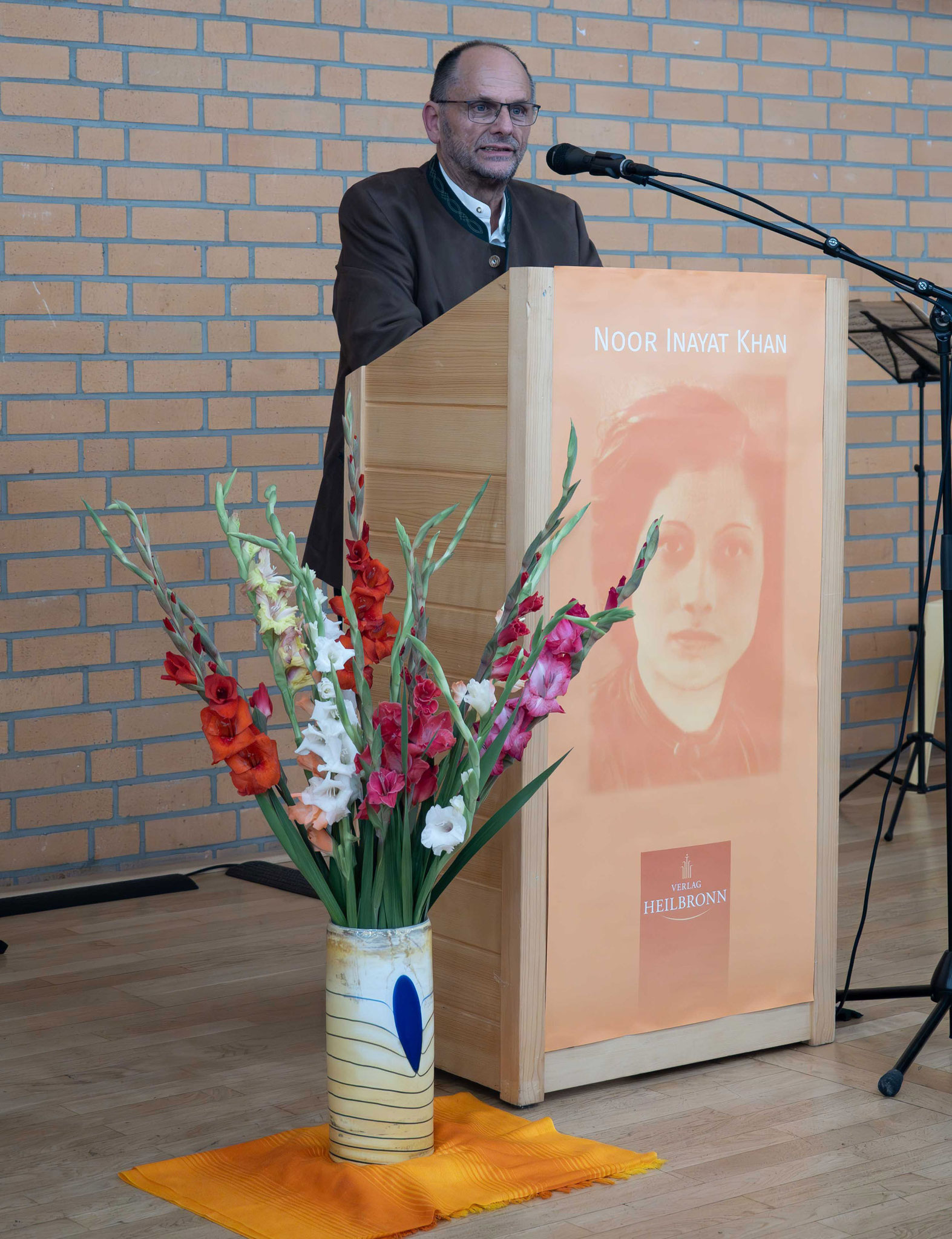 Begrüßung durch Josef Ries, Verlag Heilbronn