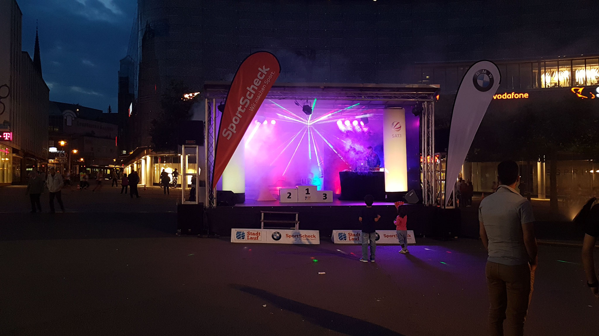 Nachtlauf in Kassel - Sportcheck