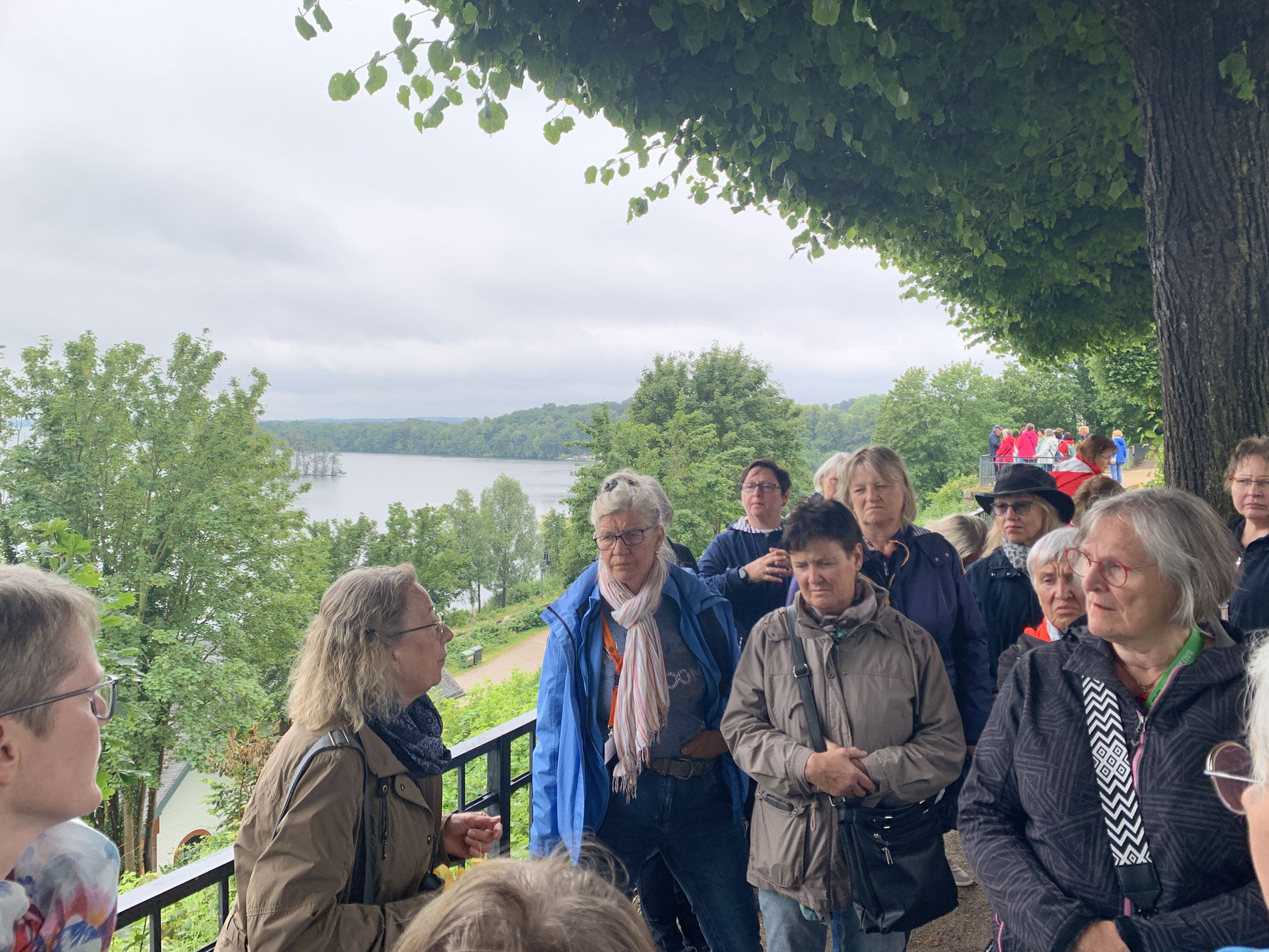 Plön liegt nur 10 km von der Ostsee entfernt und hat eine interessante Stadtgeschichte. 
