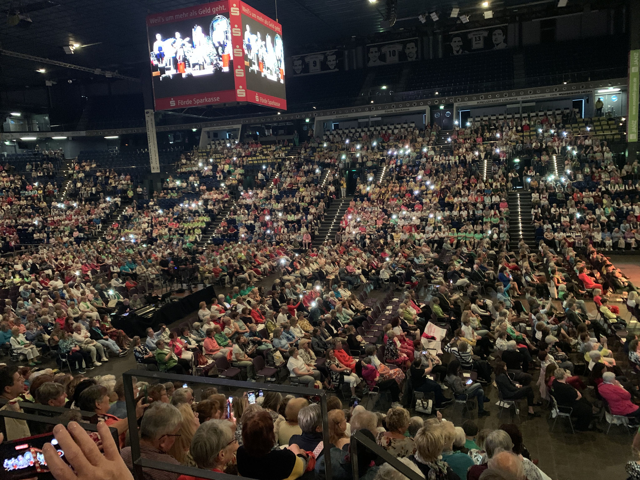5000 Besucherinnen sind in Kiel beim Deutschen Landfrauentag dabei, davon 50 aus unserem Bezirksverein.