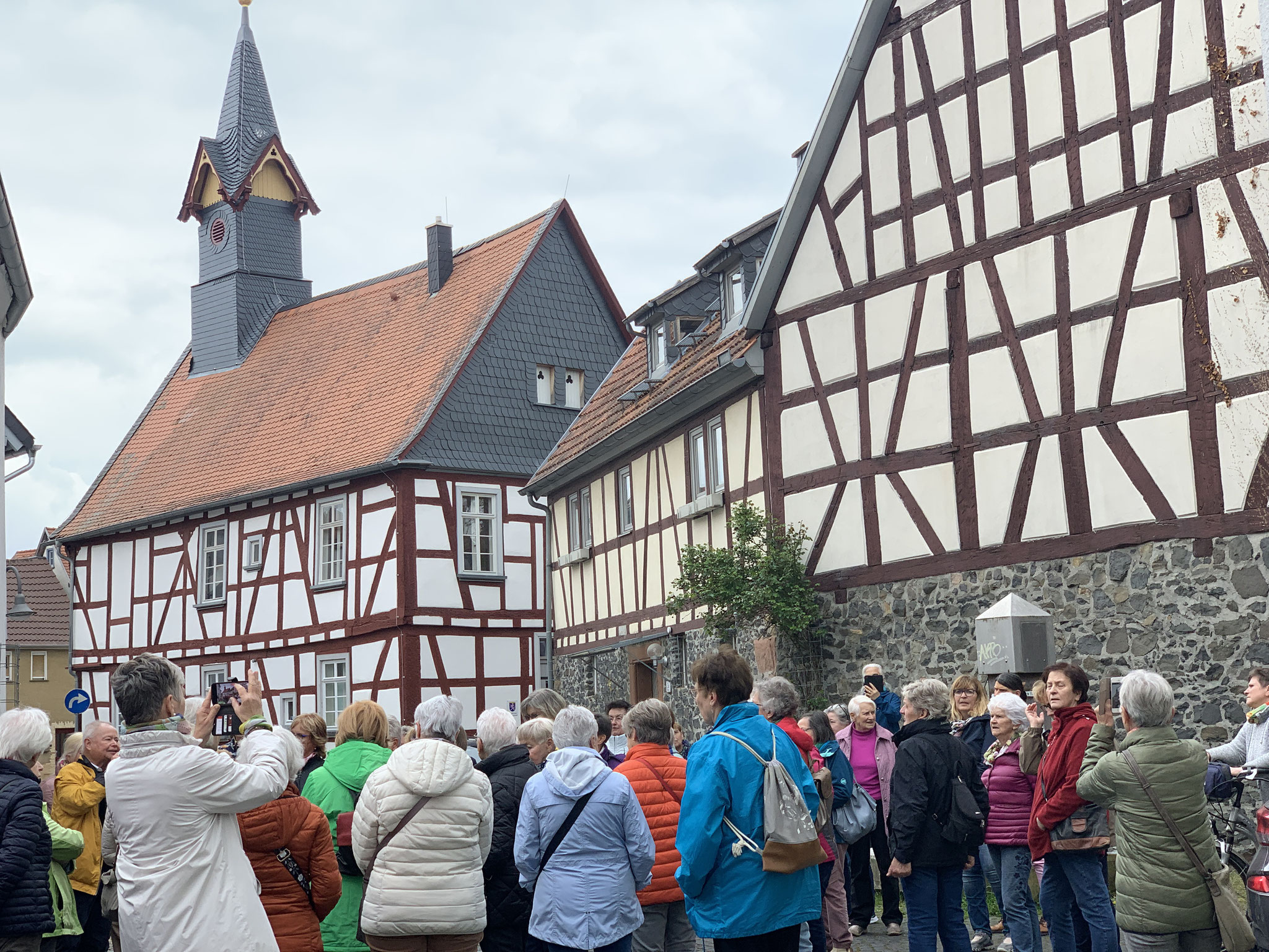 Die Assenheimer Altstadt mit Blick auf das Alte Rathaus.