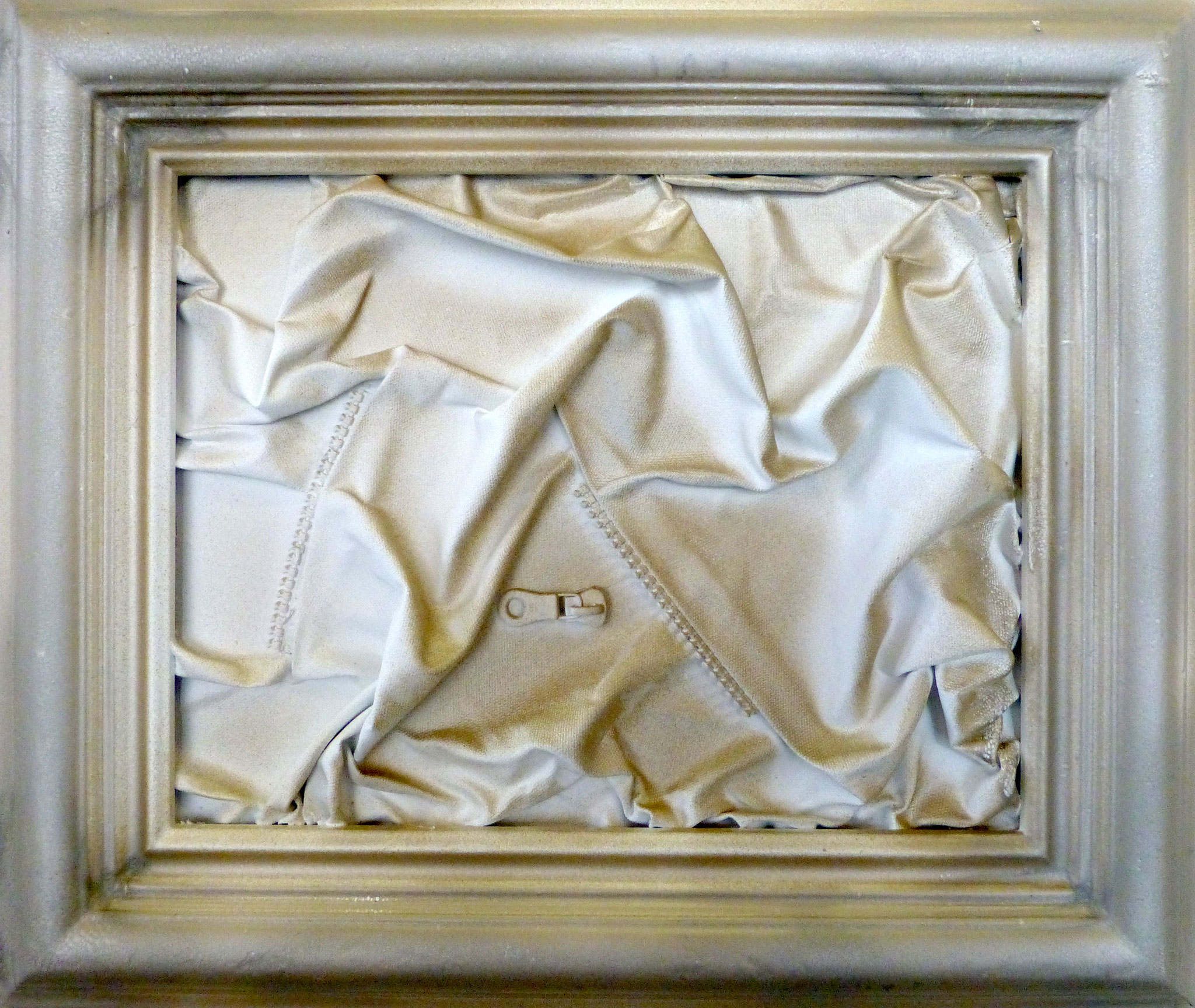 " Innocenza", cm 62 x 54,5/Technique mixte sur toile avec fermeture éclair /Année 2016 /Publié www.ritzow. com /Exposé Galleria ArteCapital Brescia, Showroom Ritzow Milano, Galerie Kunst und Medizin Berlin, Au verso Signature, Année, Timbre