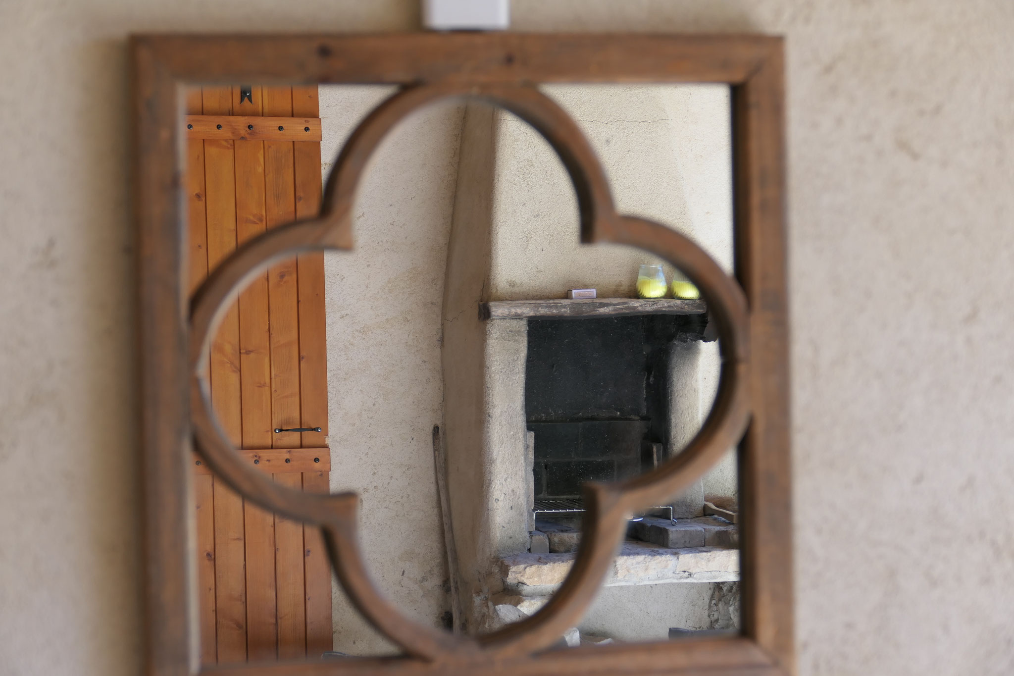 outside mirror