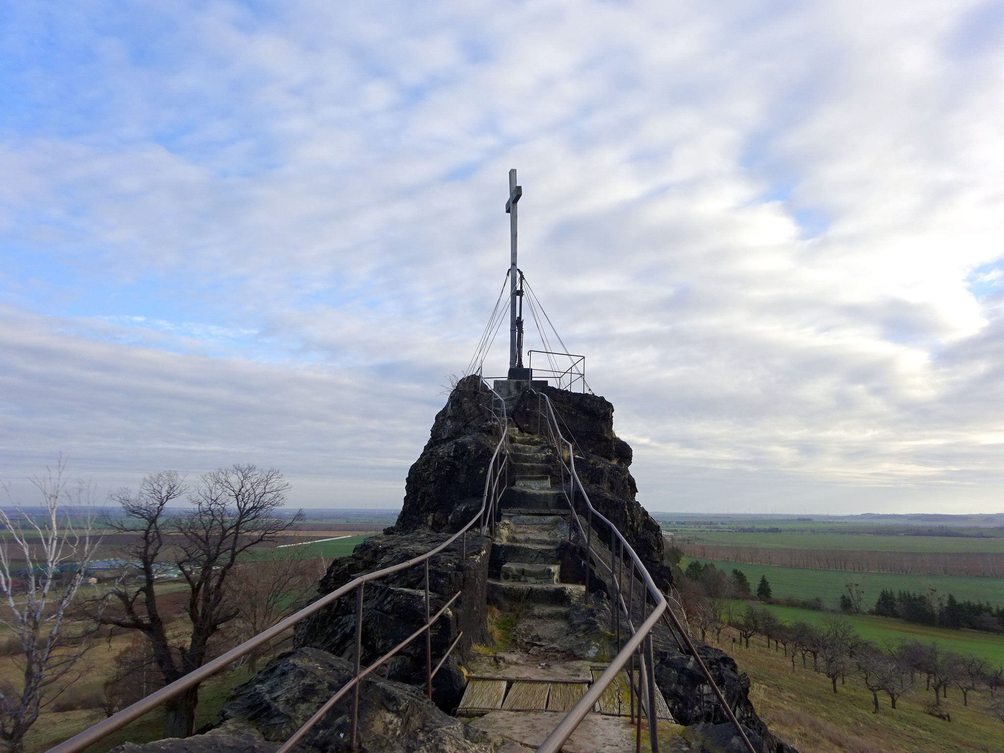 Der Steg auf dem Felsen