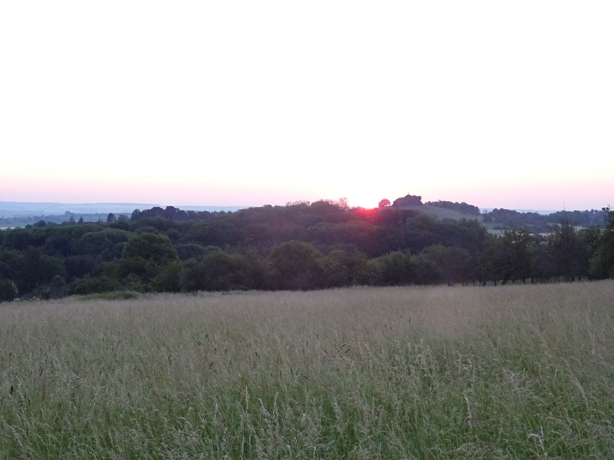 Der Sonnenaufgang über dem Gegenstein