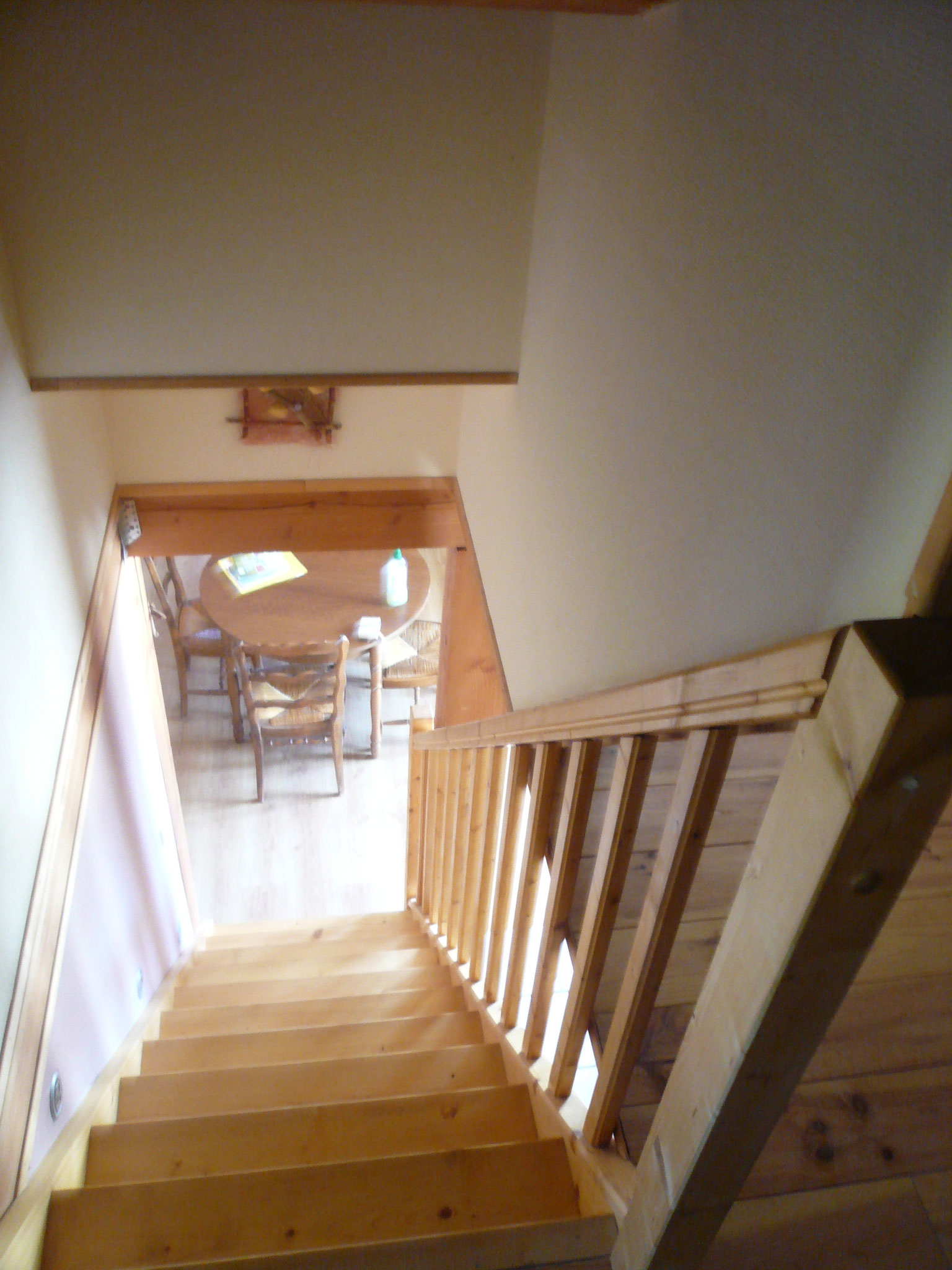 Escalier menant à la mezzanine
