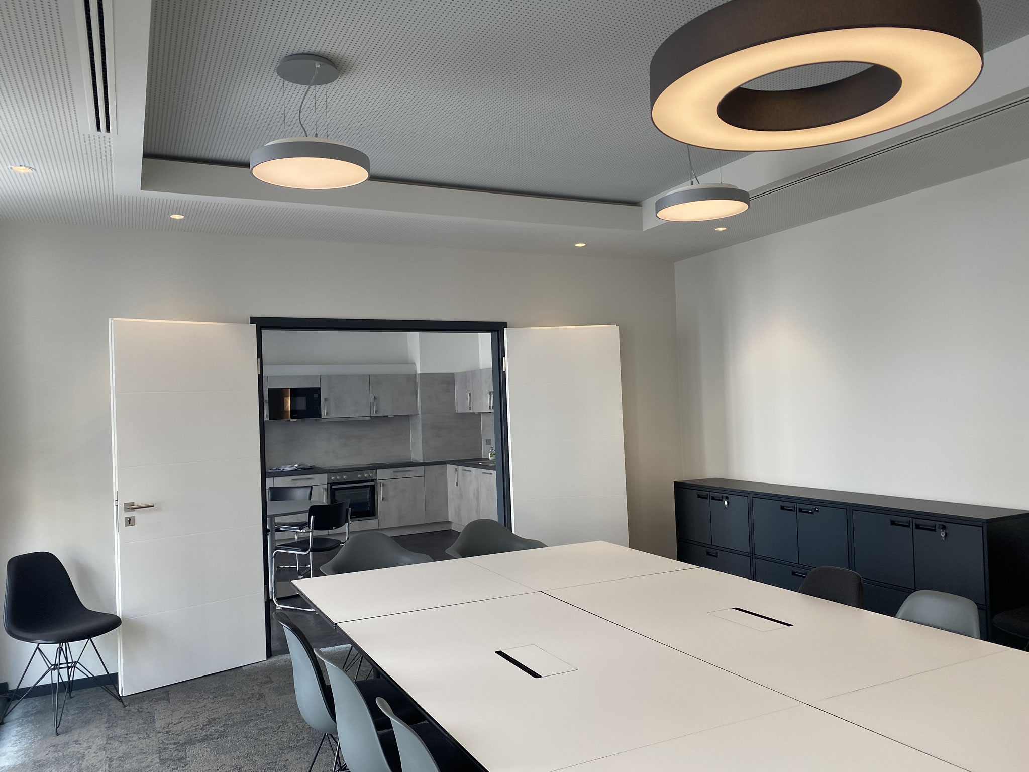 Vario Tisch Stühle Vitra Leuchten Schmitz Licht Planung Heyden-Design