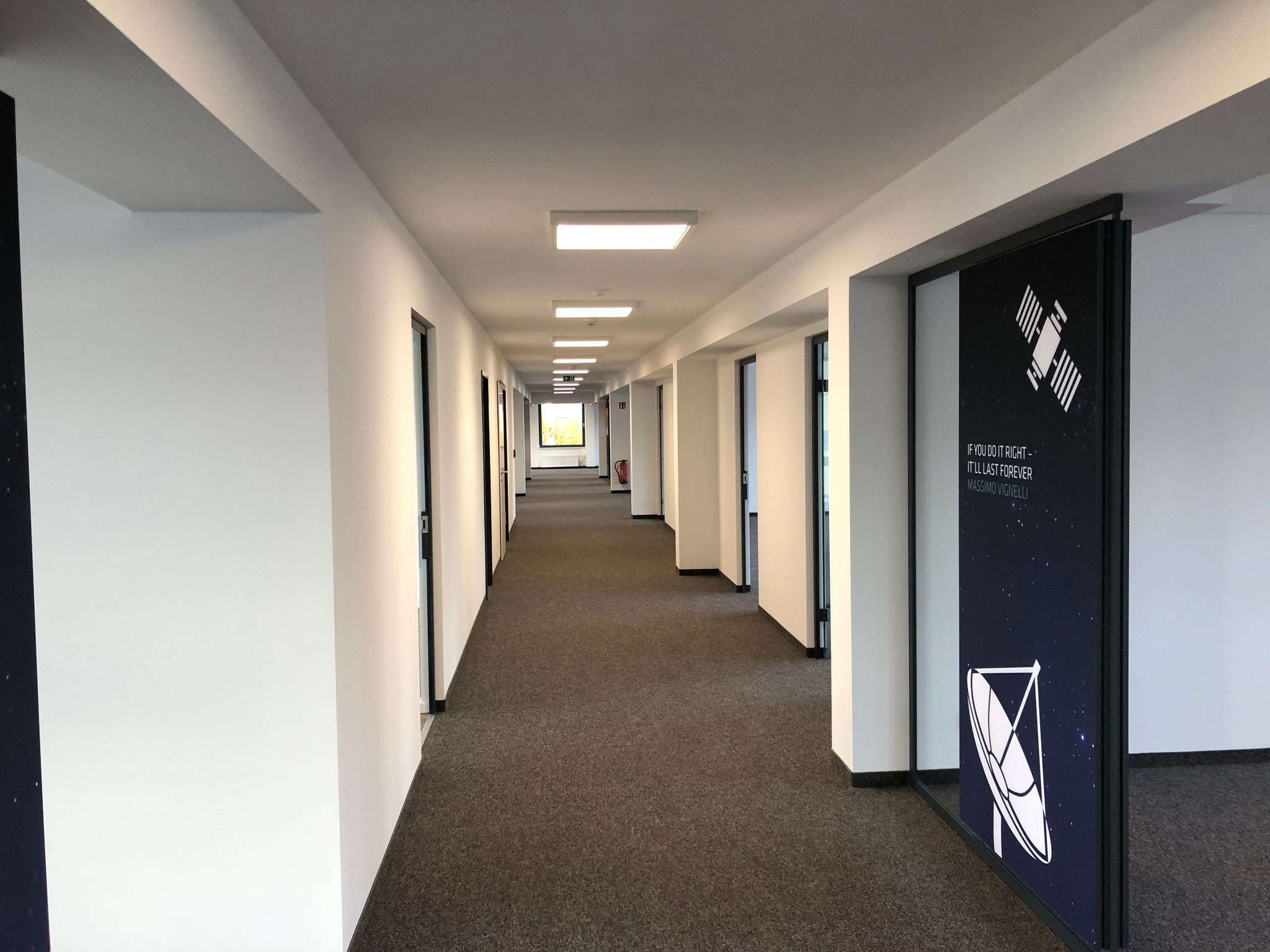 Projekt in Essen: Revitalisierung einer Büroetage. Gipskarton-Trennwände, Brandschutzbekleidungen, Akustik-Design-Decken