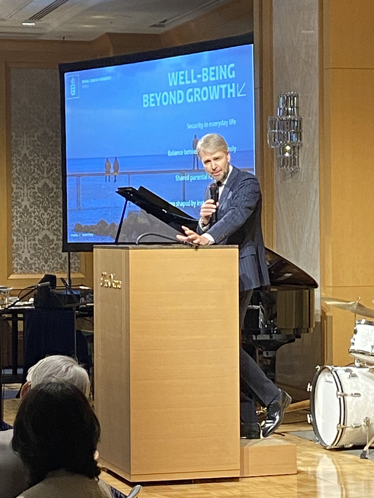 2026年の総会で講演するヤール・フリース＝マスン駐日デンマーク王国大使