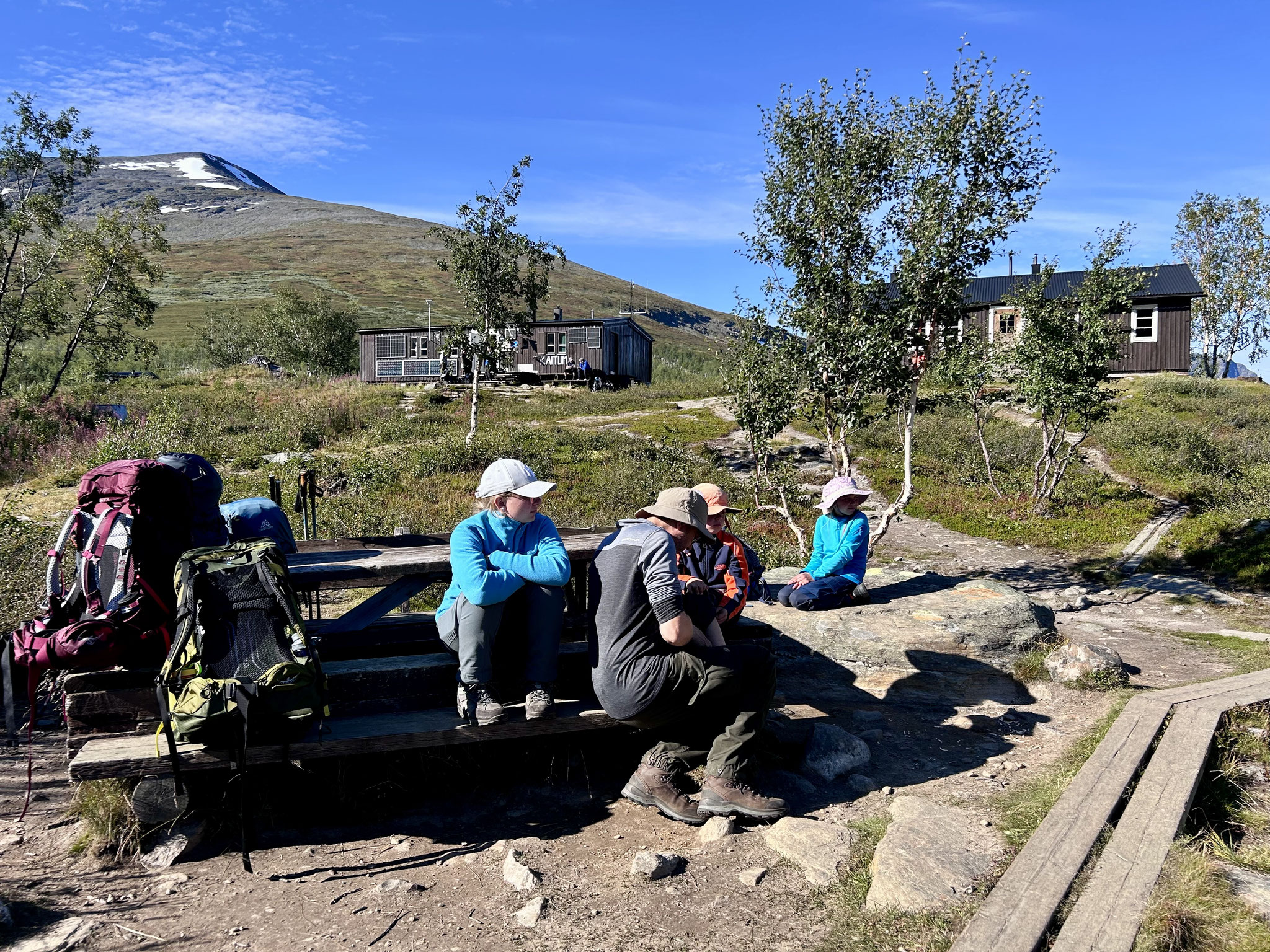 Mittagspause and der Kaitumjaure Fjällstuga