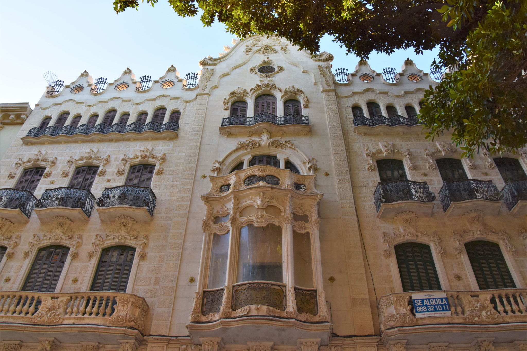 Casa Maestre - inspiriert vom Gaudí-Stil 