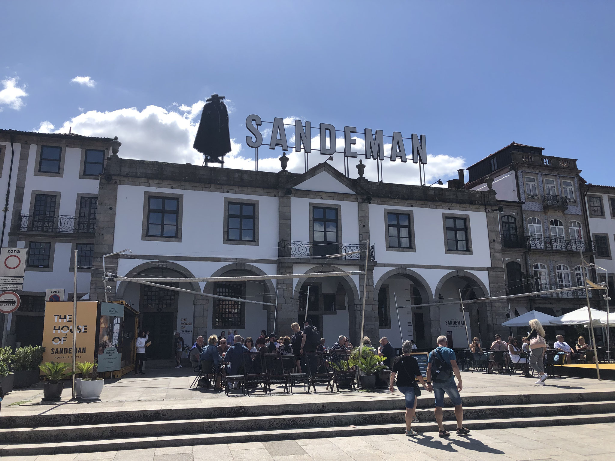 Die Portweinkeller befinden sich alle am anderen Ufer des Douro in Vila Nova de Gaia