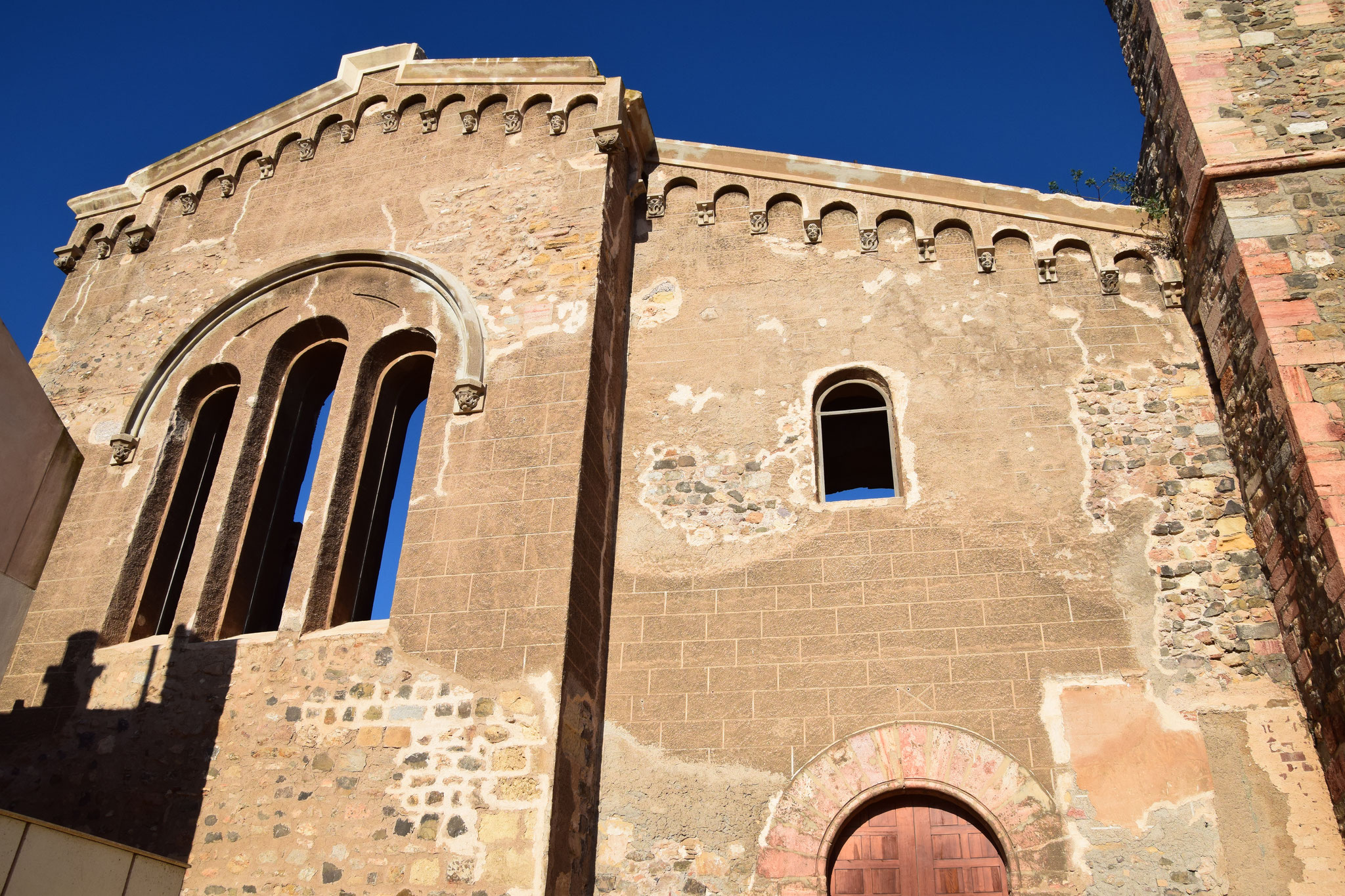 Ruine der Kathedrale "Santa Maria la Vieja", nur noch die Fassade..