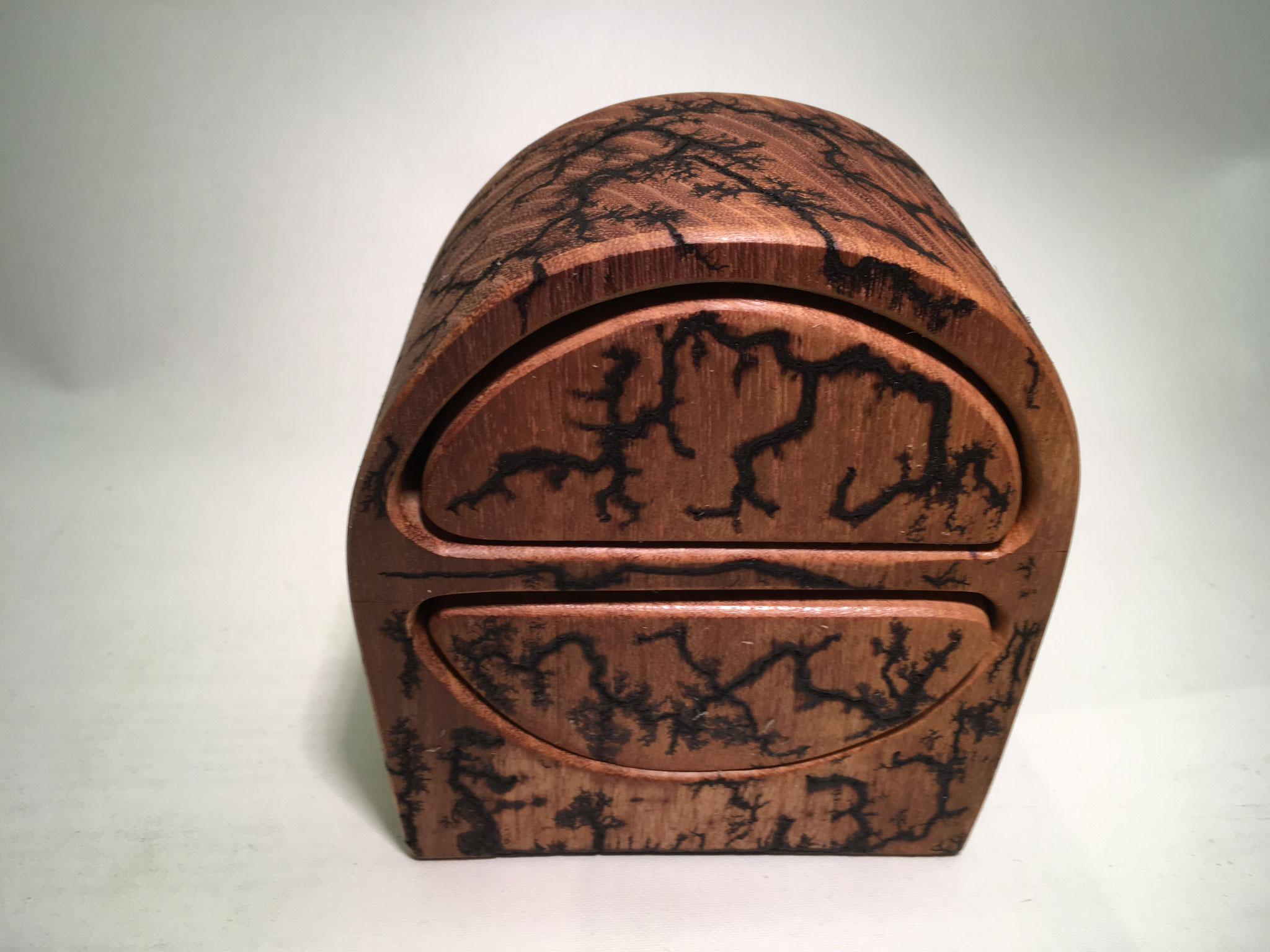 Robinie-Box 1